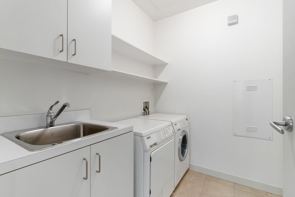 1181 W CORDOVA STREET