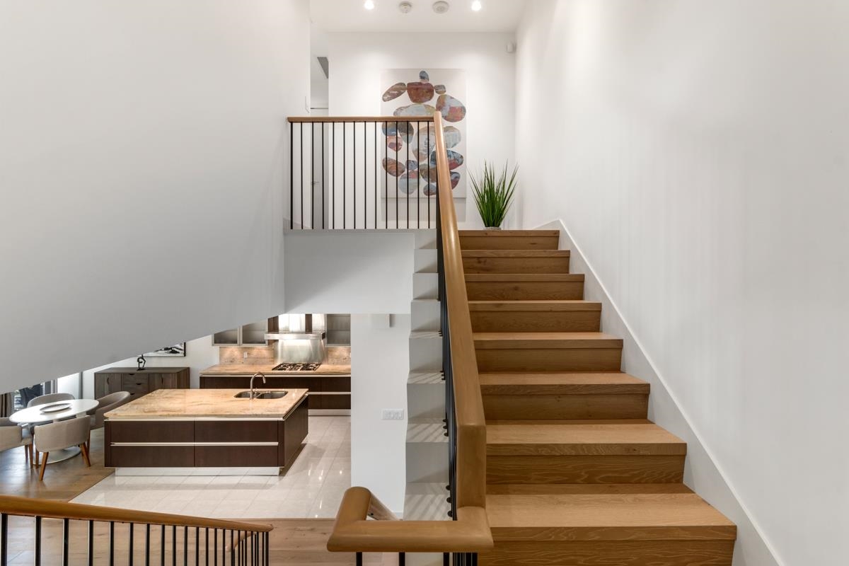 1181 W CORDOVA STREET