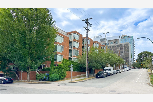 302 2438 HEATHER STREET, Vancouver