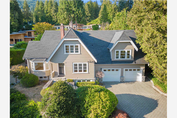 2957 PALMERSTON AVENUE, West Vancouver