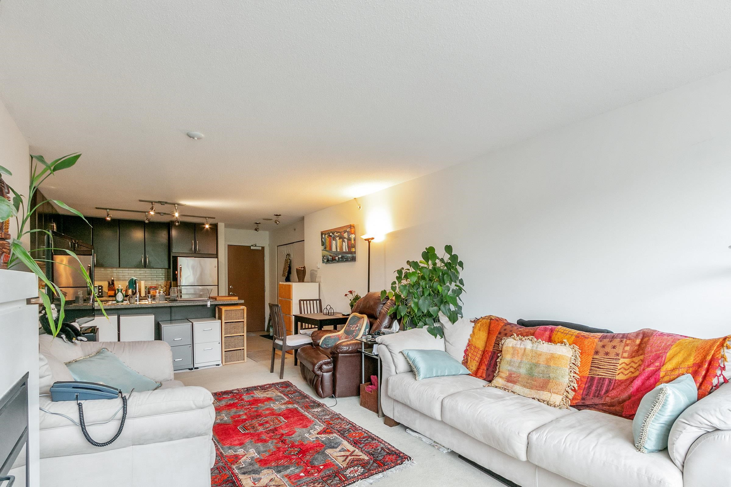 305 660 NOOTKA WAY, #305