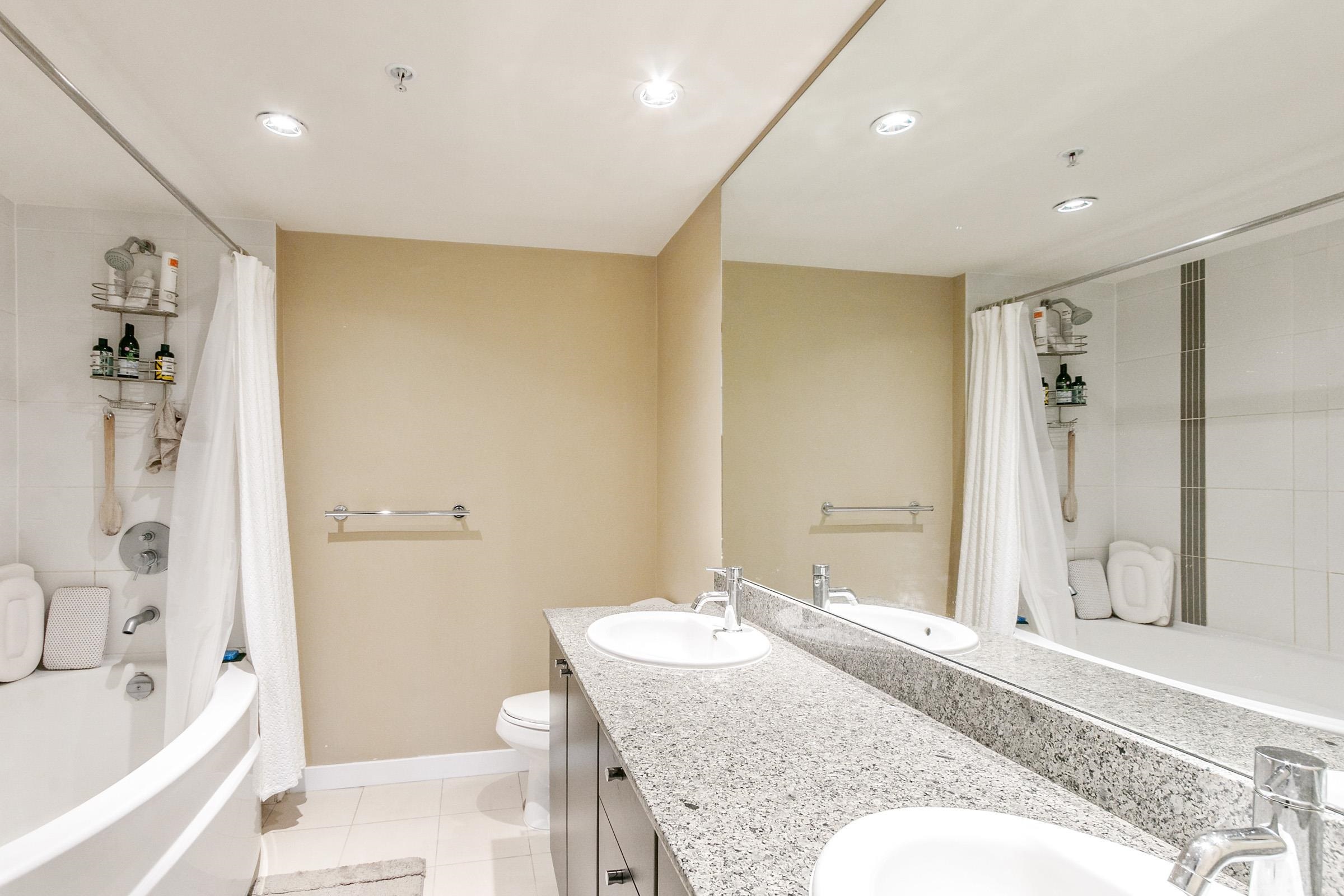 305 660 NOOTKA WAY, #305