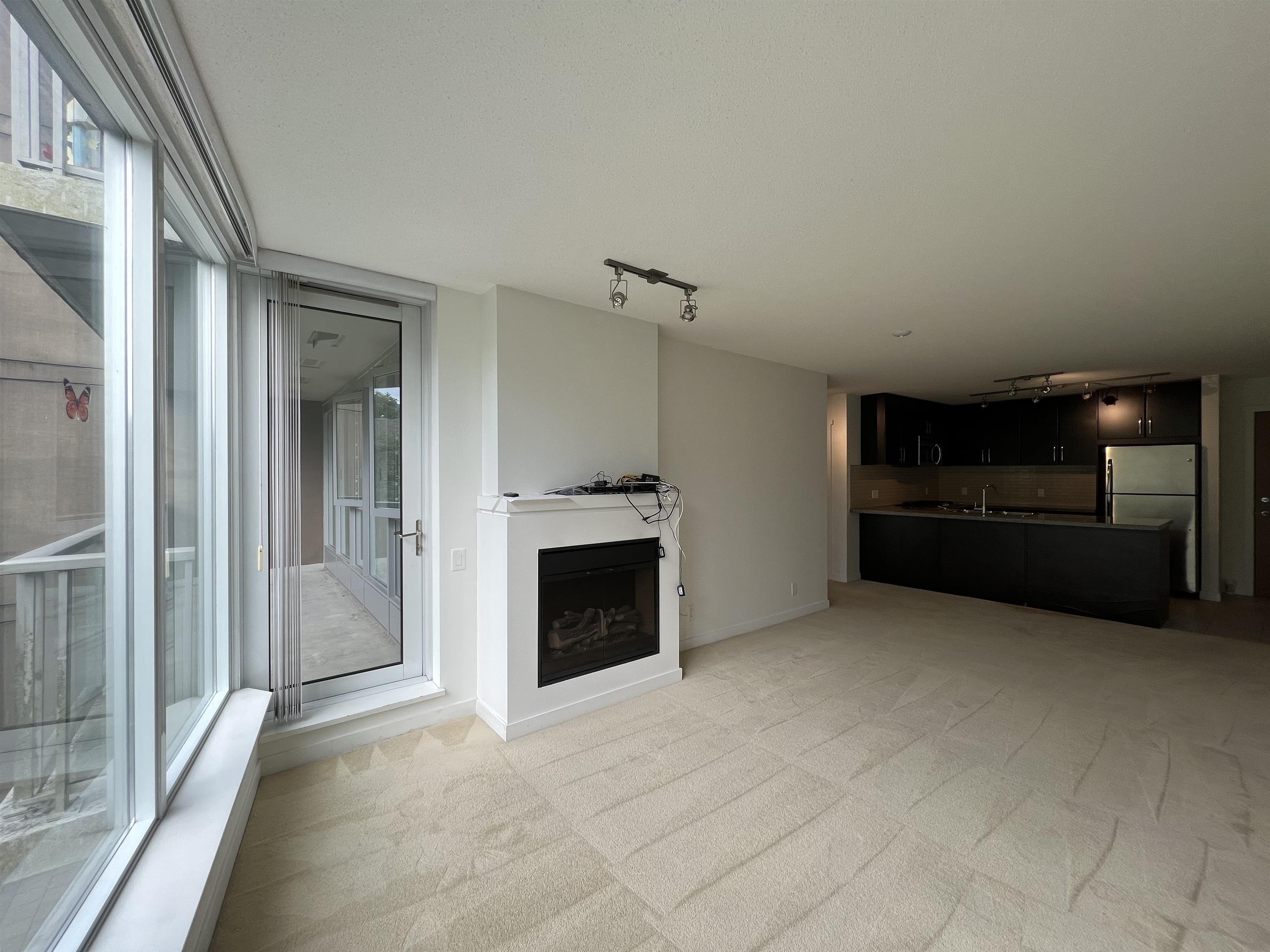 305 660 NOOTKA WAY, #305