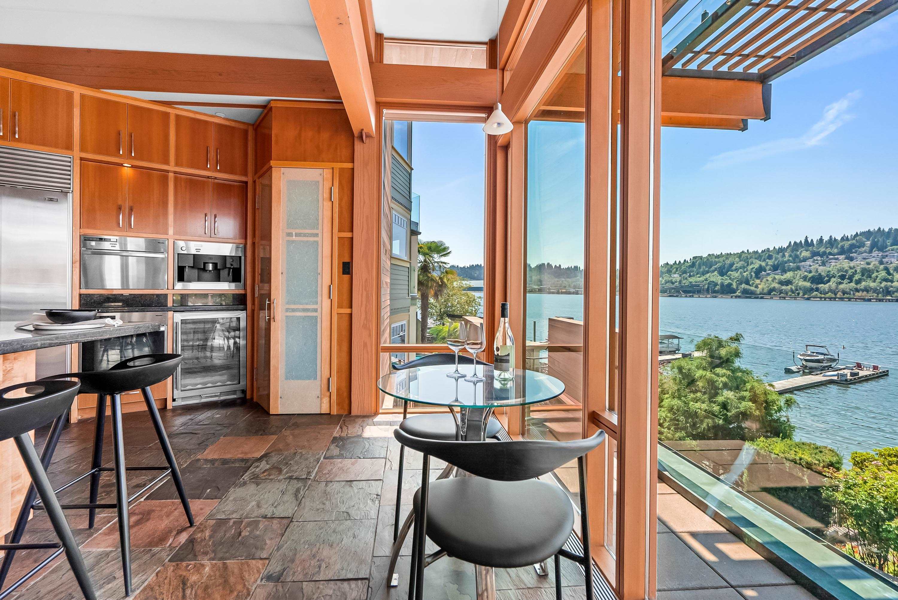 1122 ALDERSIDE ROAD