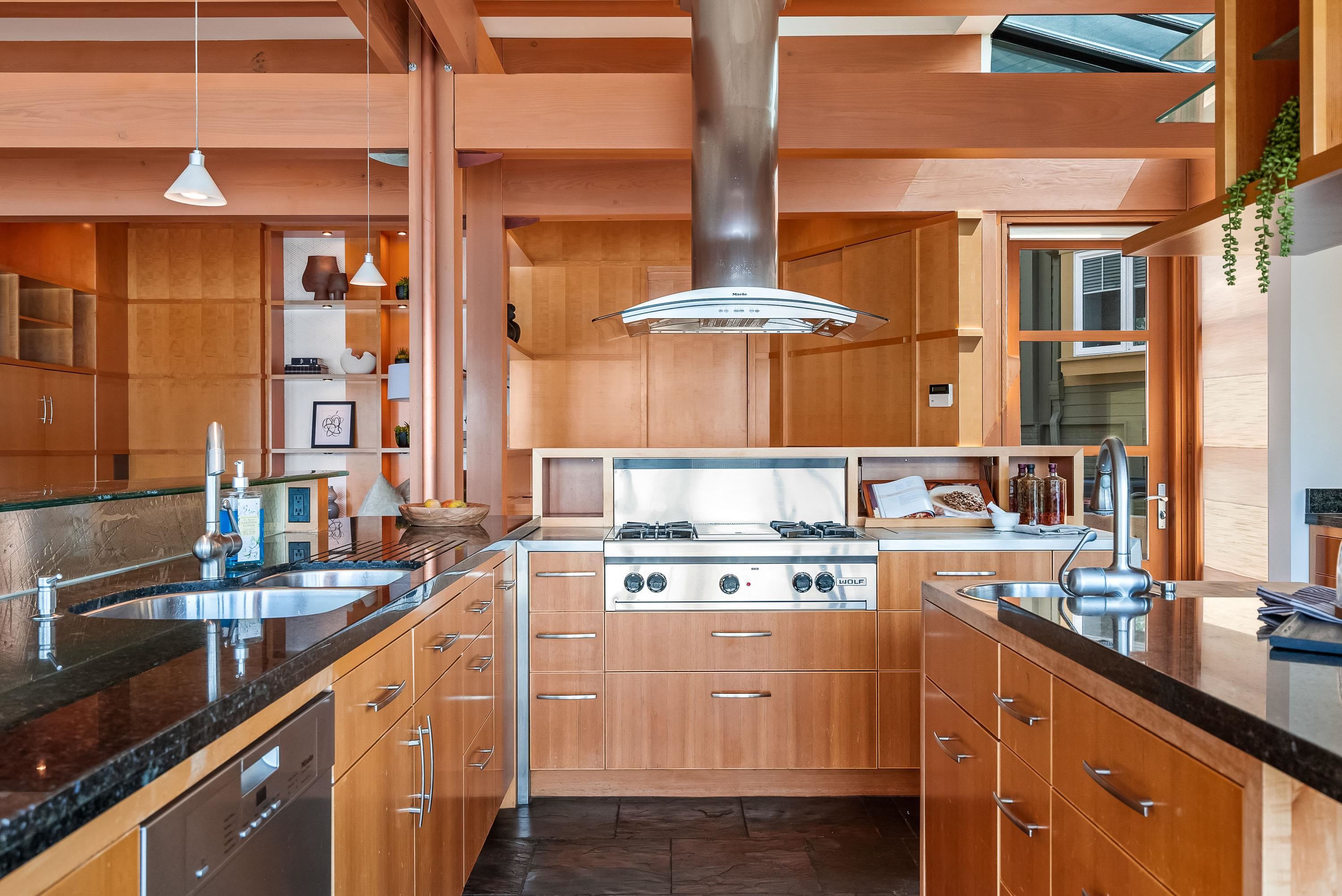 1122 ALDERSIDE ROAD