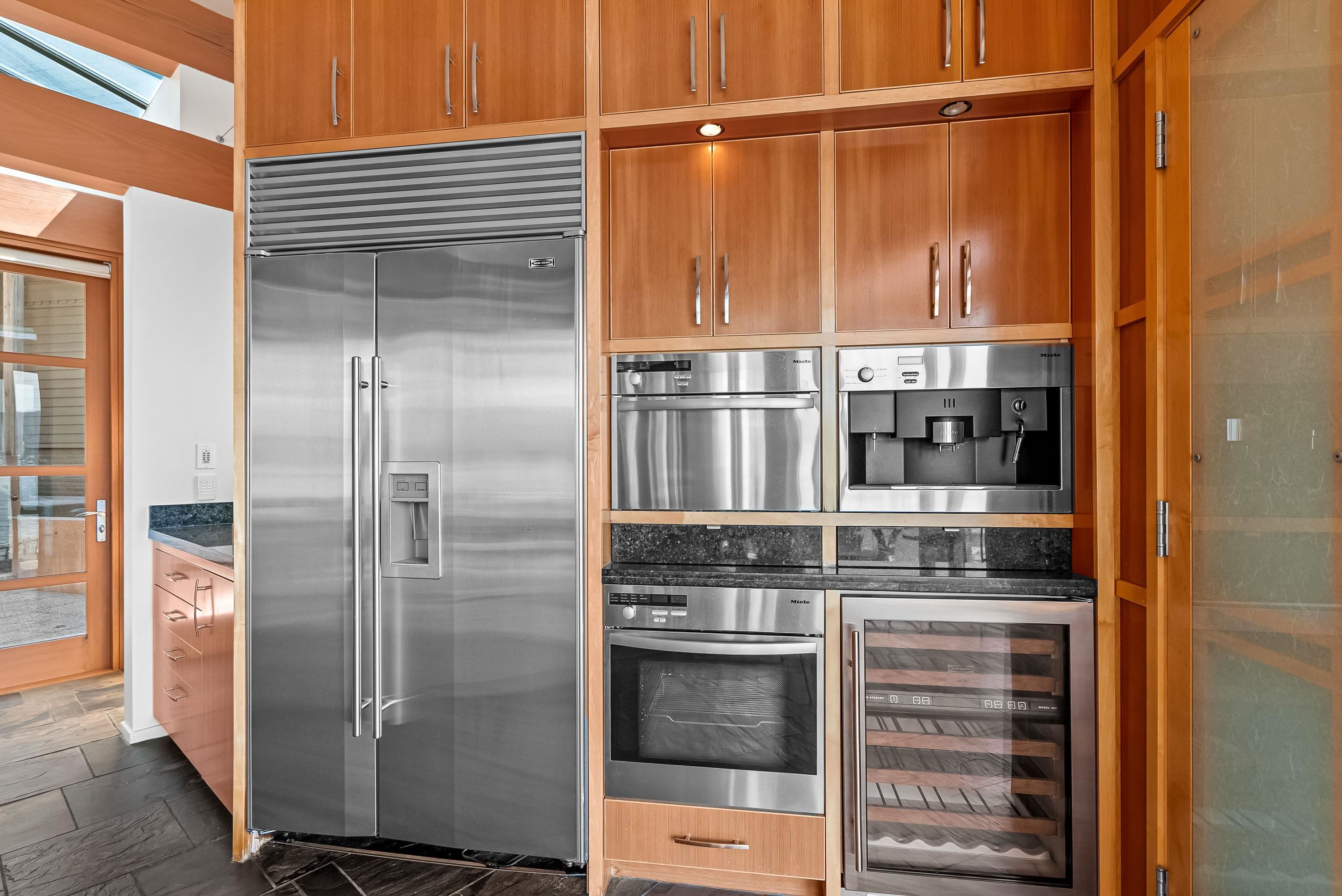 1122 ALDERSIDE ROAD