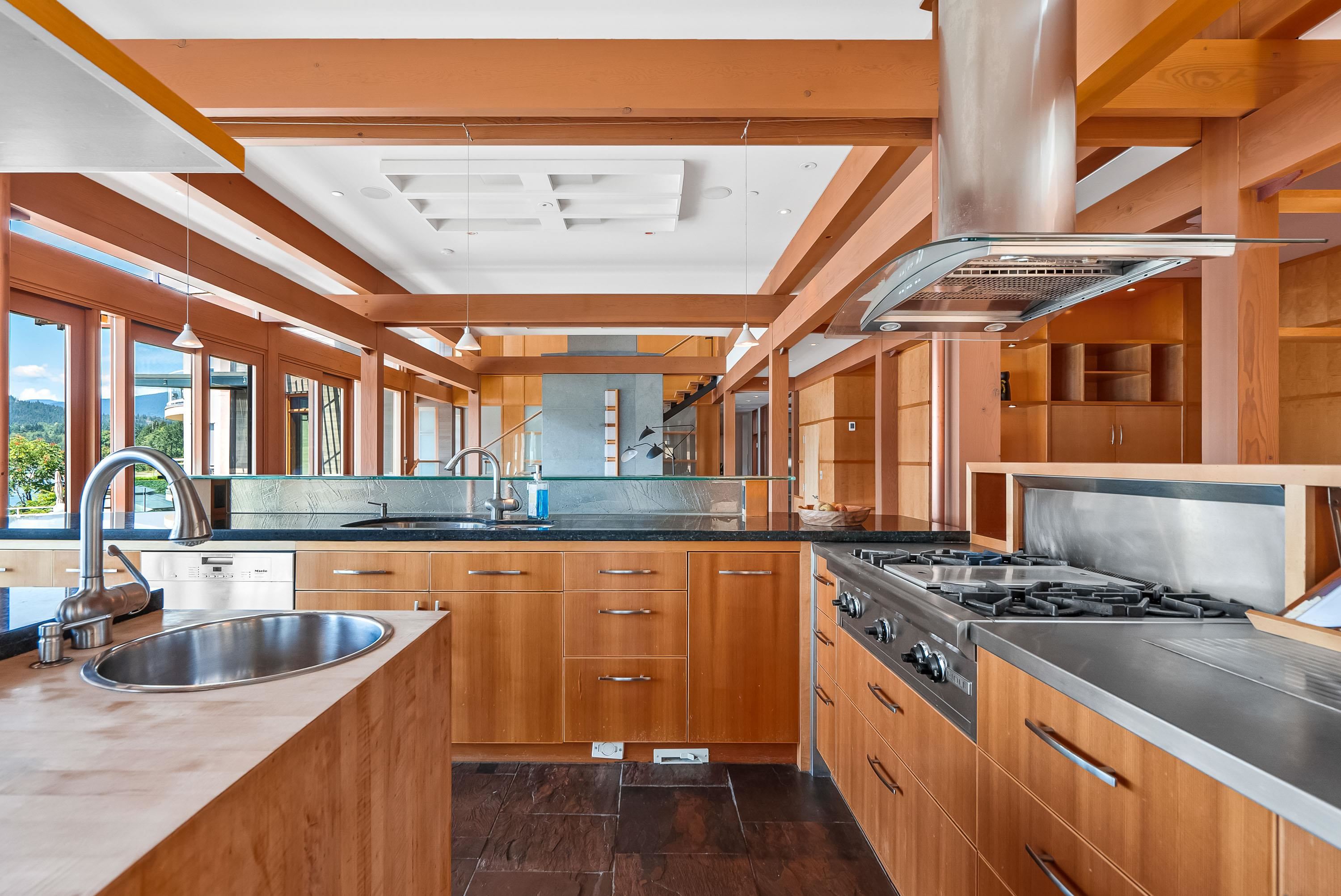 1122 ALDERSIDE ROAD