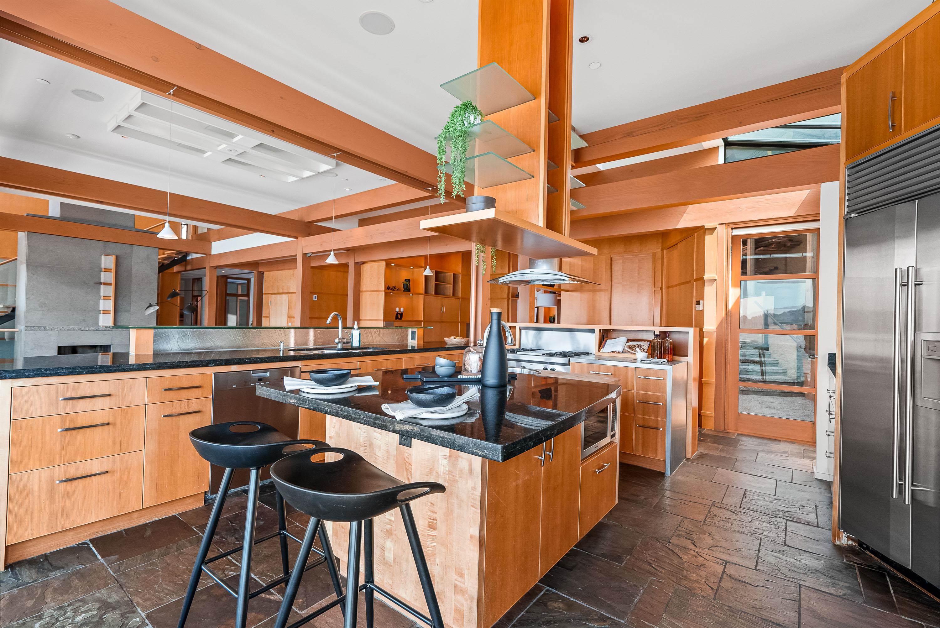 1122 ALDERSIDE ROAD