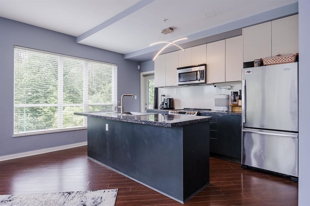 302 6420 194 STREET, #302