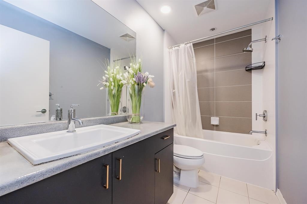 302 6420 194 STREET, #302