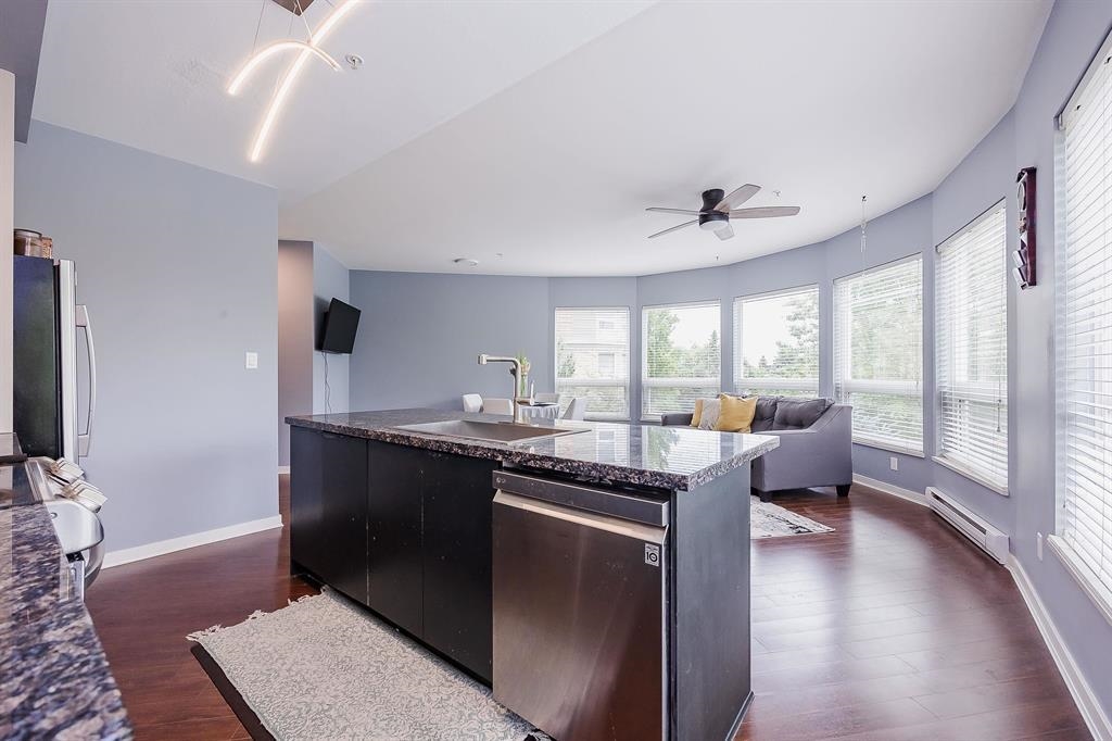 302 6420 194 STREET, #302
