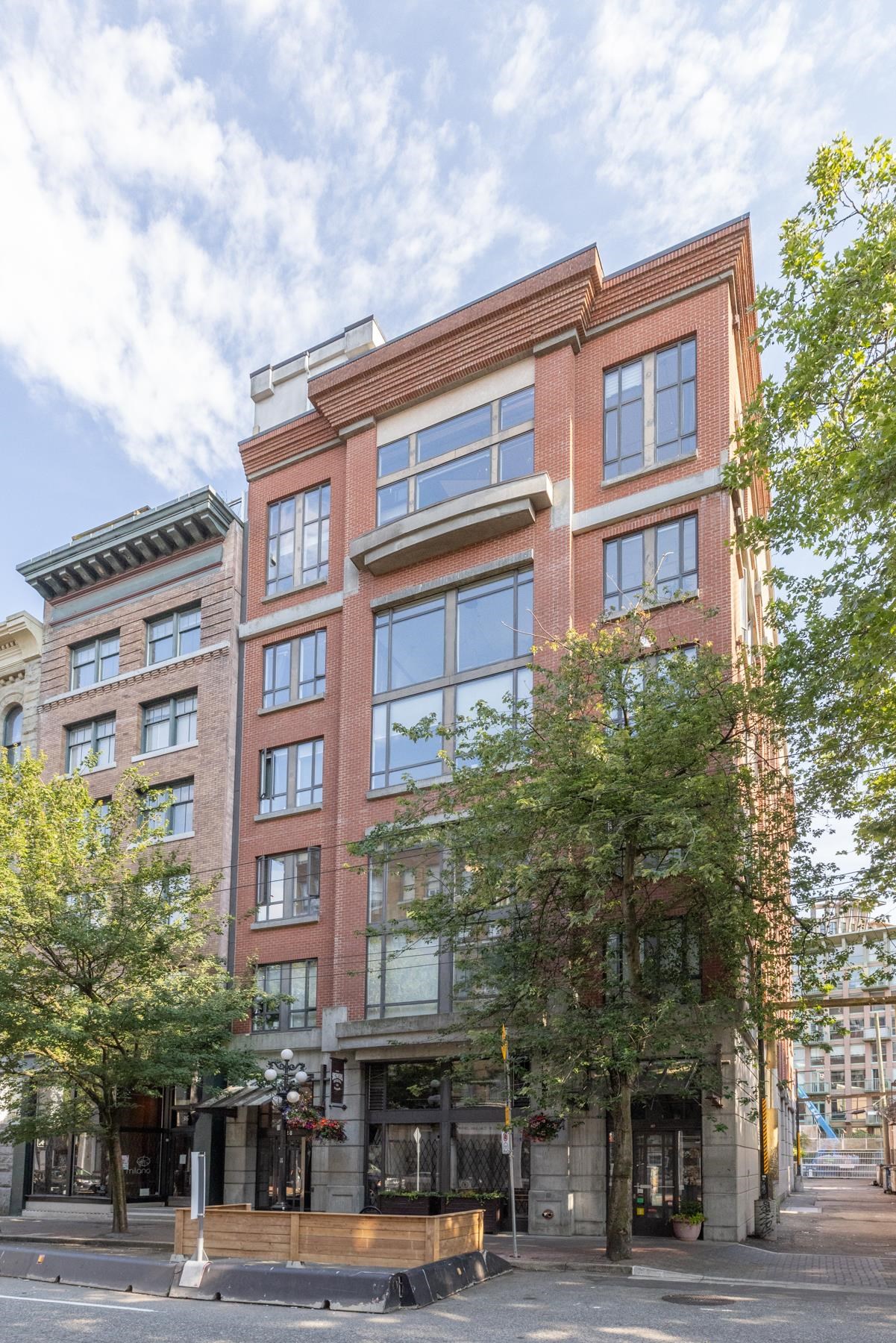 304 28 POWELL STREET, #304
