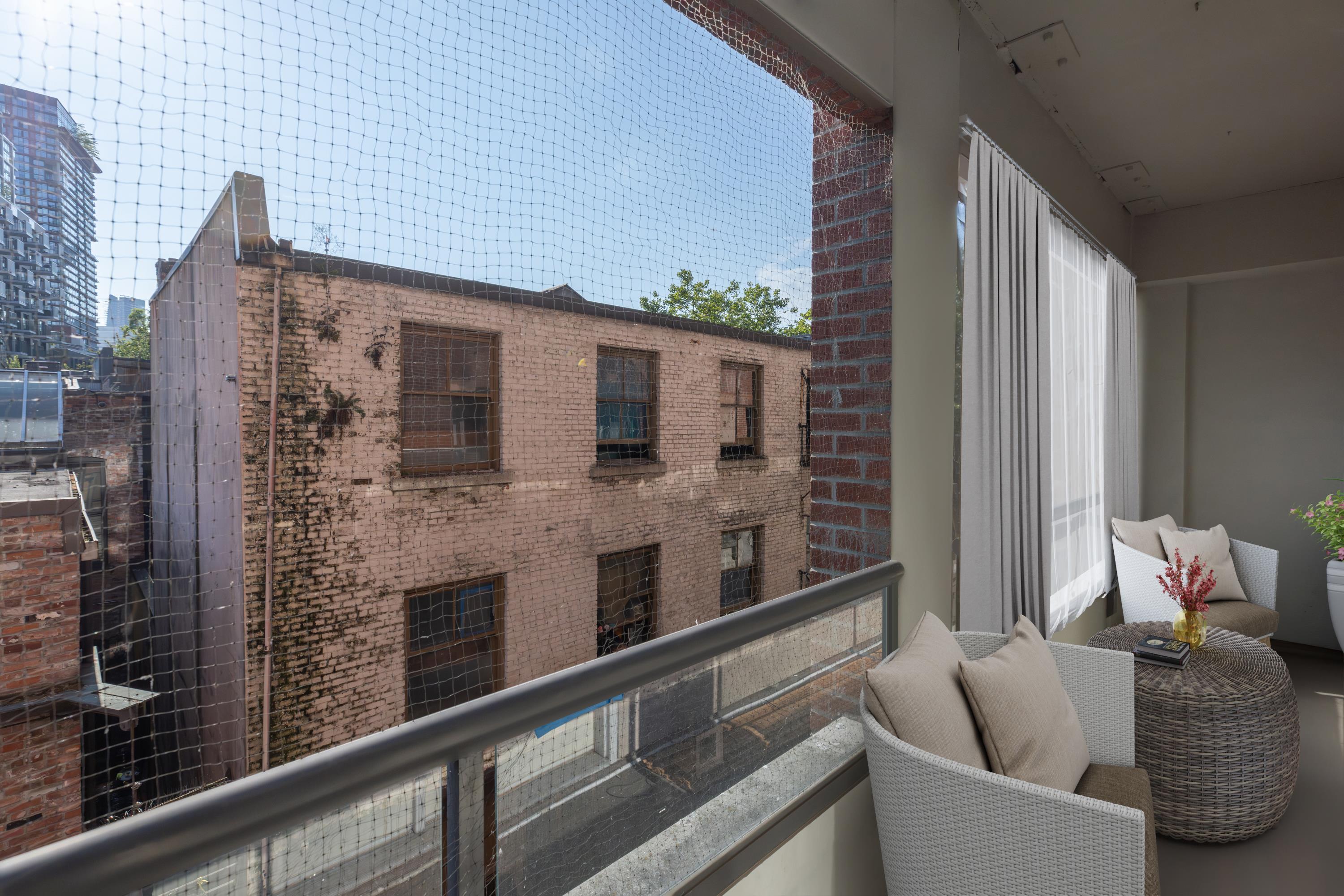 304 28 POWELL STREET, #304