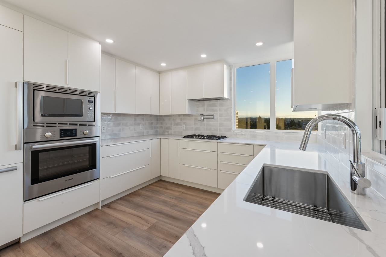 1102 1633 W 10TH AVENUE, #1102
