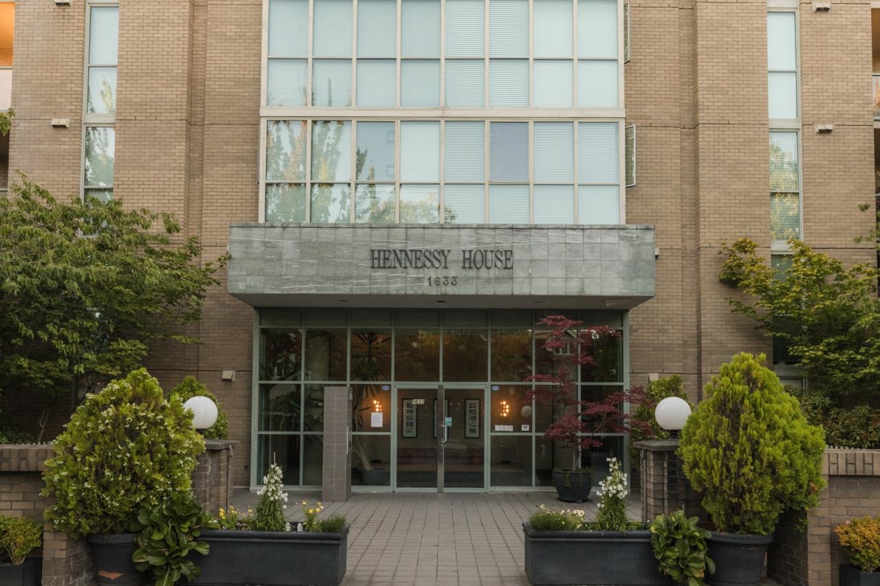 1102 1633 W 10TH AVENUE, #1102