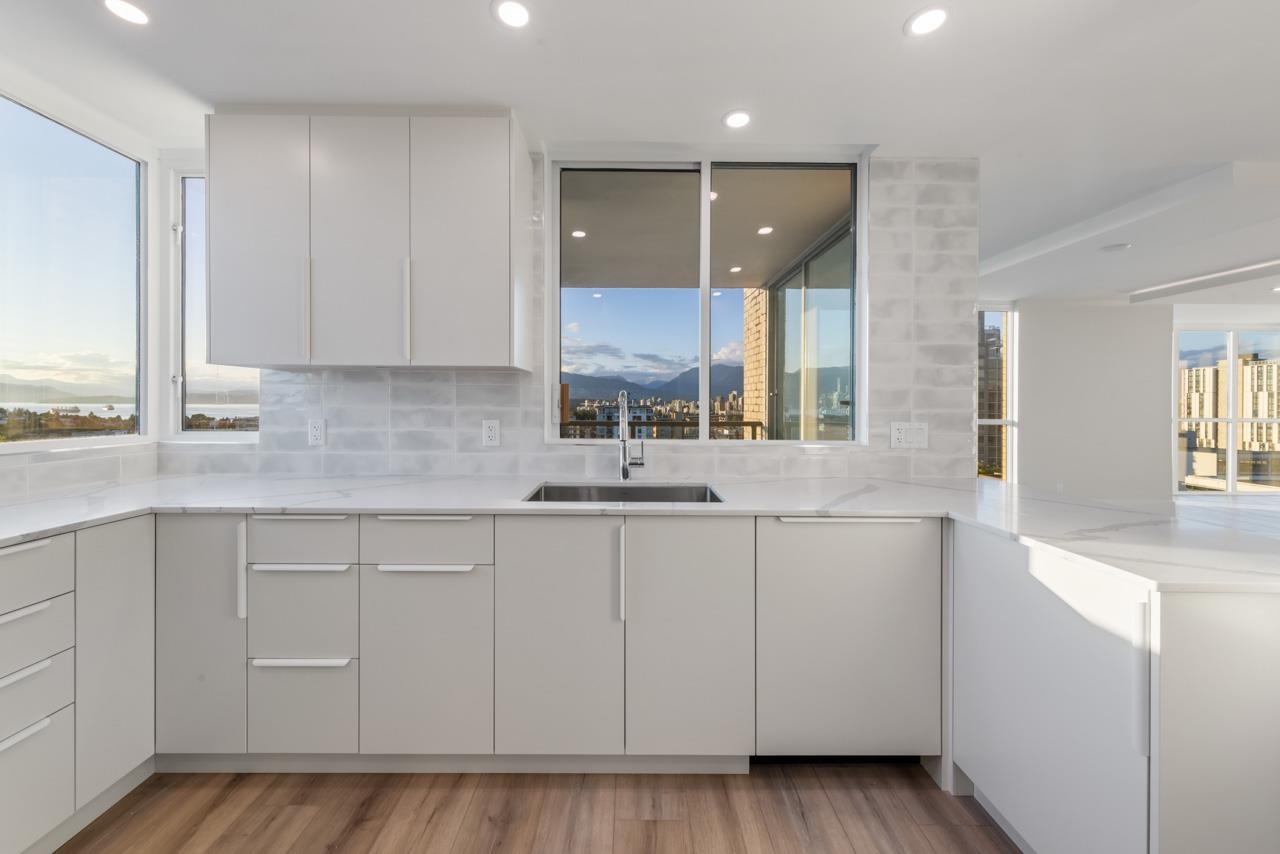 1102 1633 W 10TH AVENUE, #1102