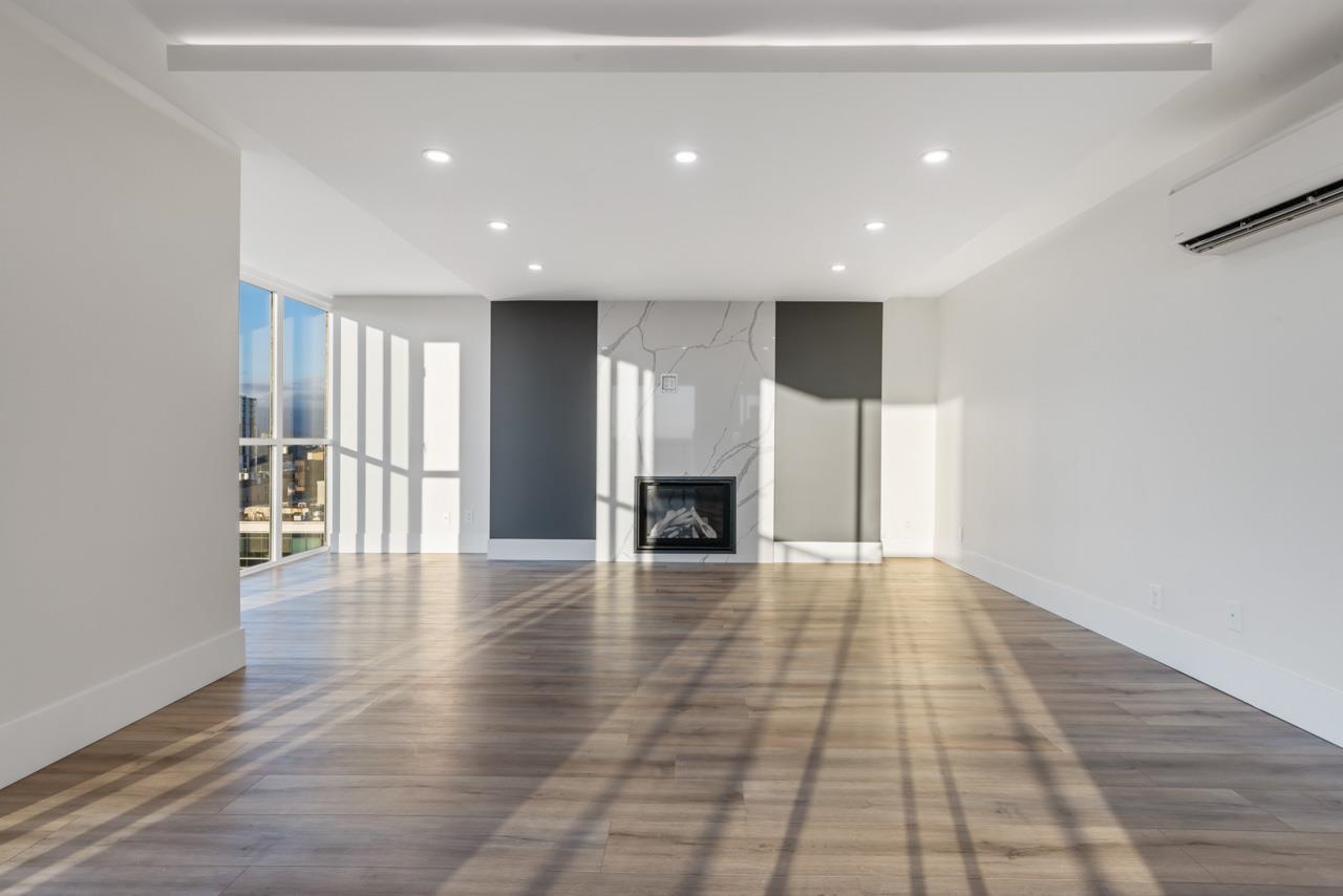 1102 1633 W 10TH AVENUE, #1102