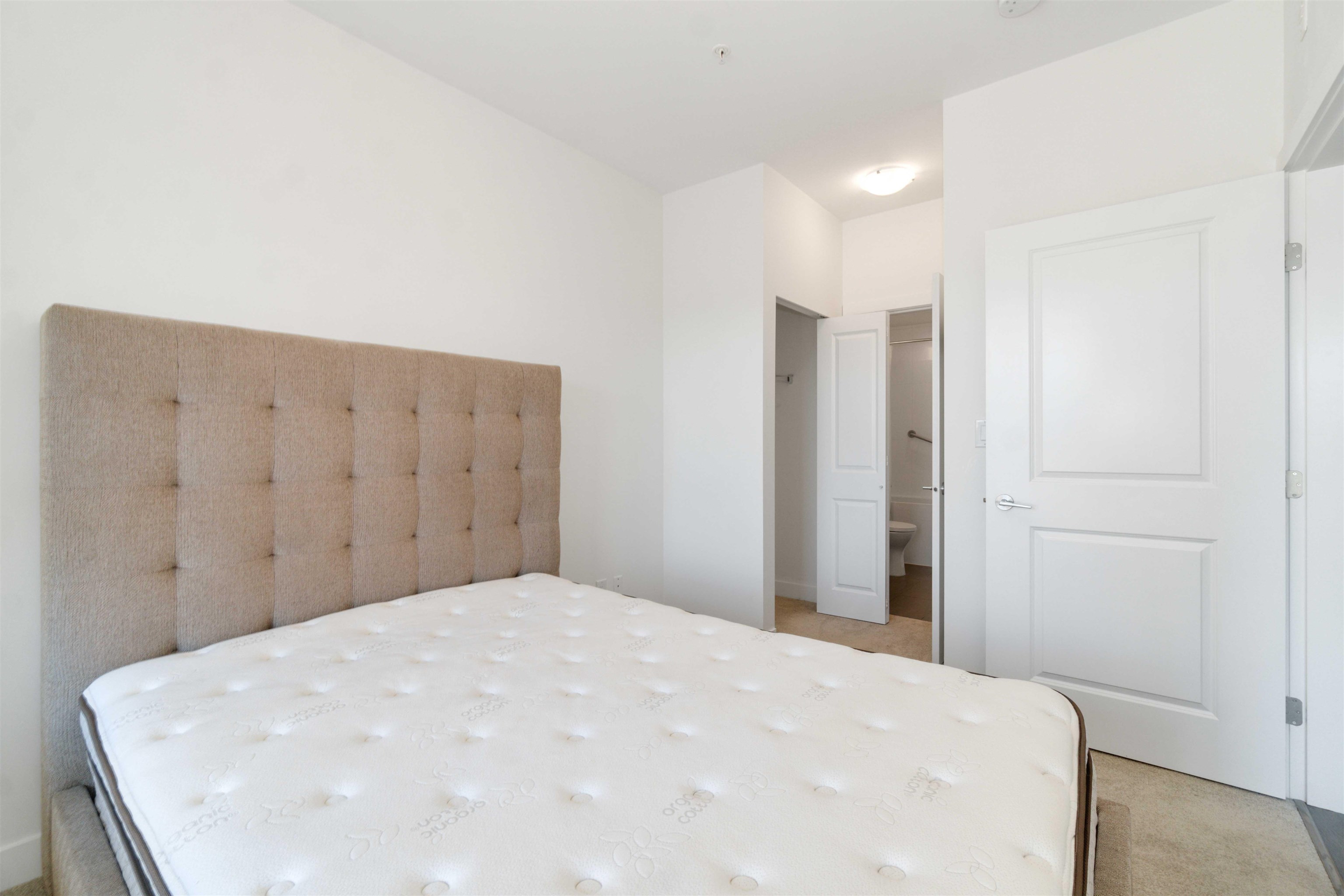 213 8360 DELSOM WAY, #213