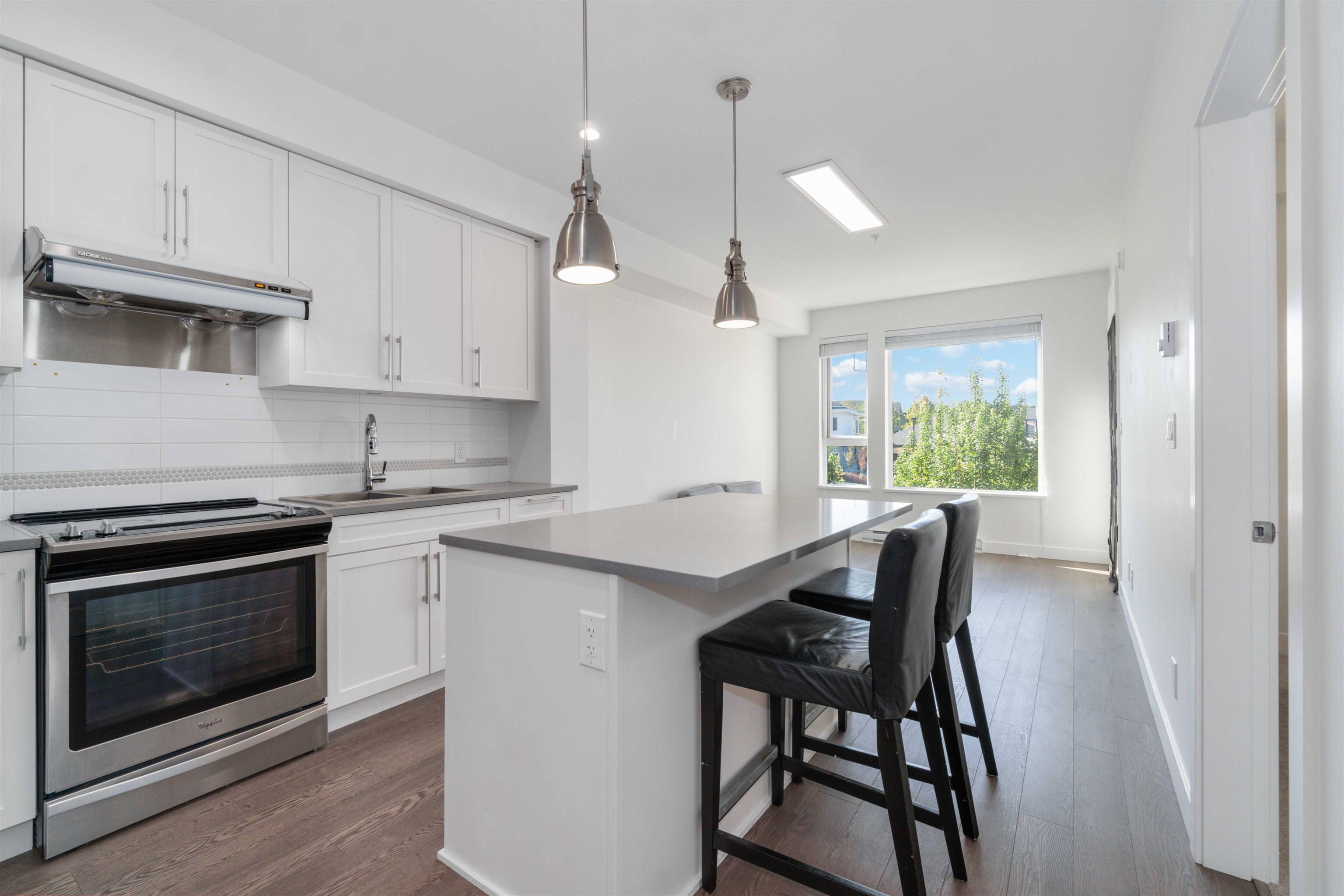 213 8360 DELSOM WAY, #213