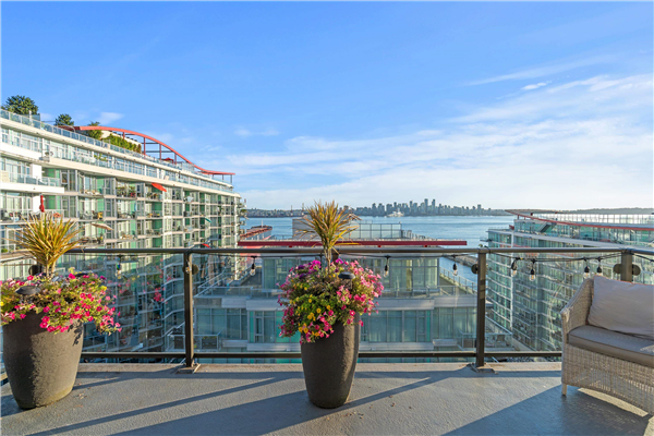 SPH1105 172 VICTORY SHIP WAY, North Vancouver