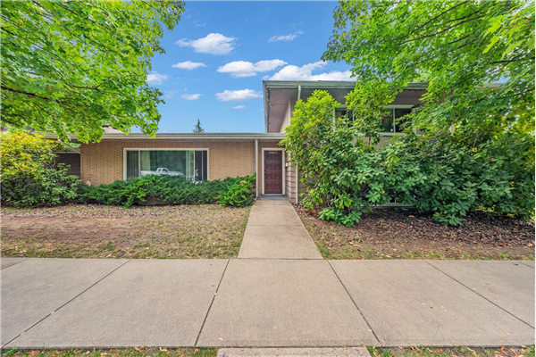 576 W 37TH AVENUE, Vancouver