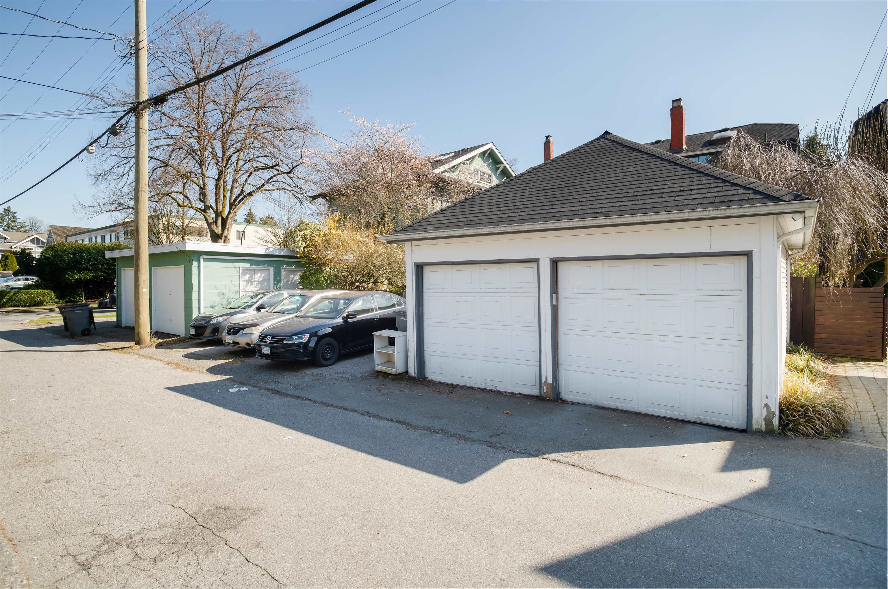 1915 W 16TH AVENUE