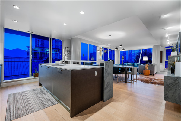 702 1499 W PENDER STREET, Vancouver