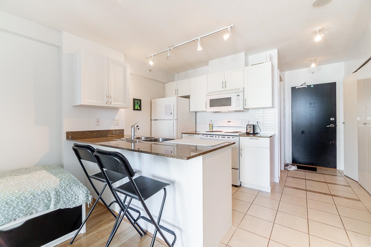 1811 938 SMITHE STREET, #1811