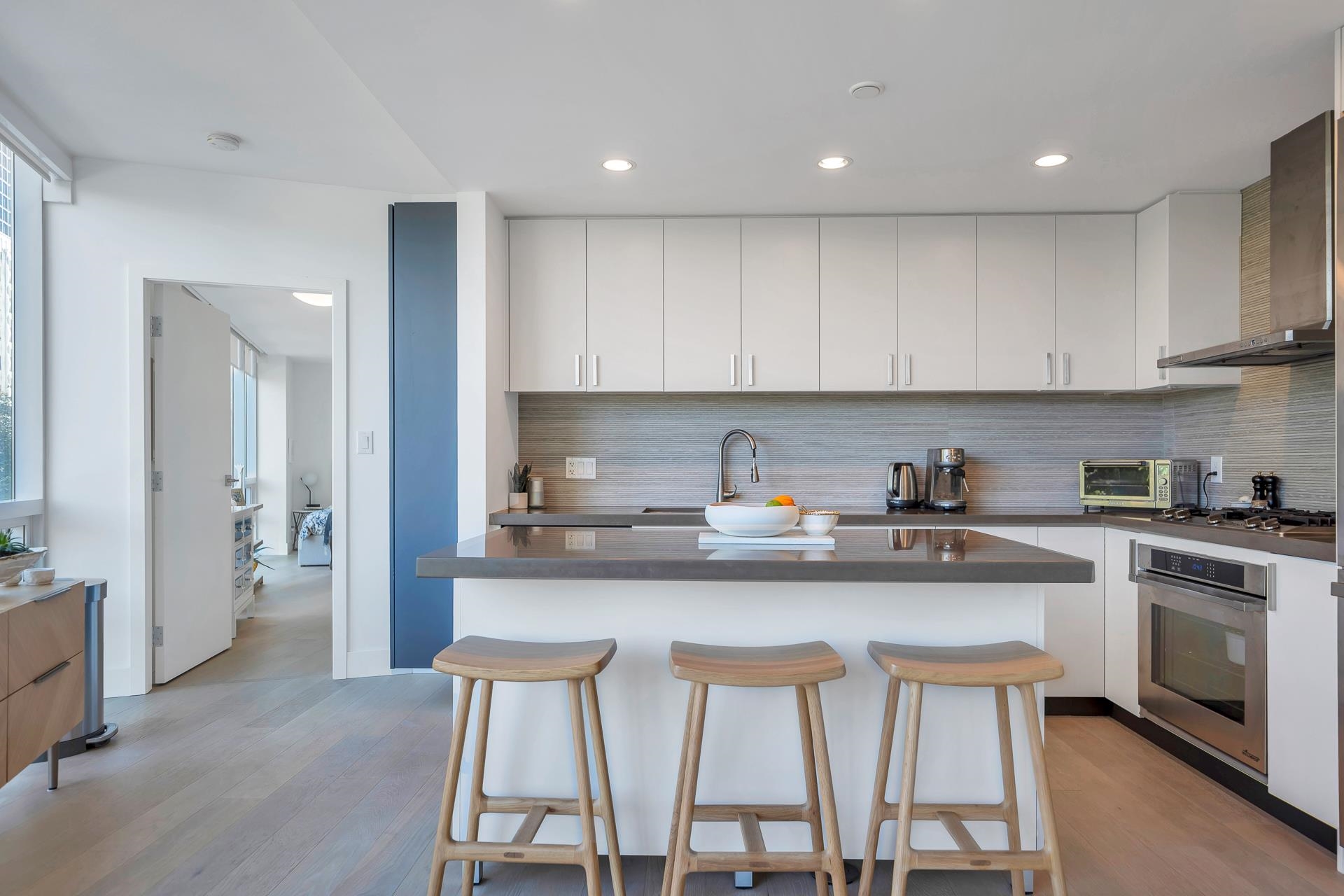 301 1277 MELVILLE STREET, #301