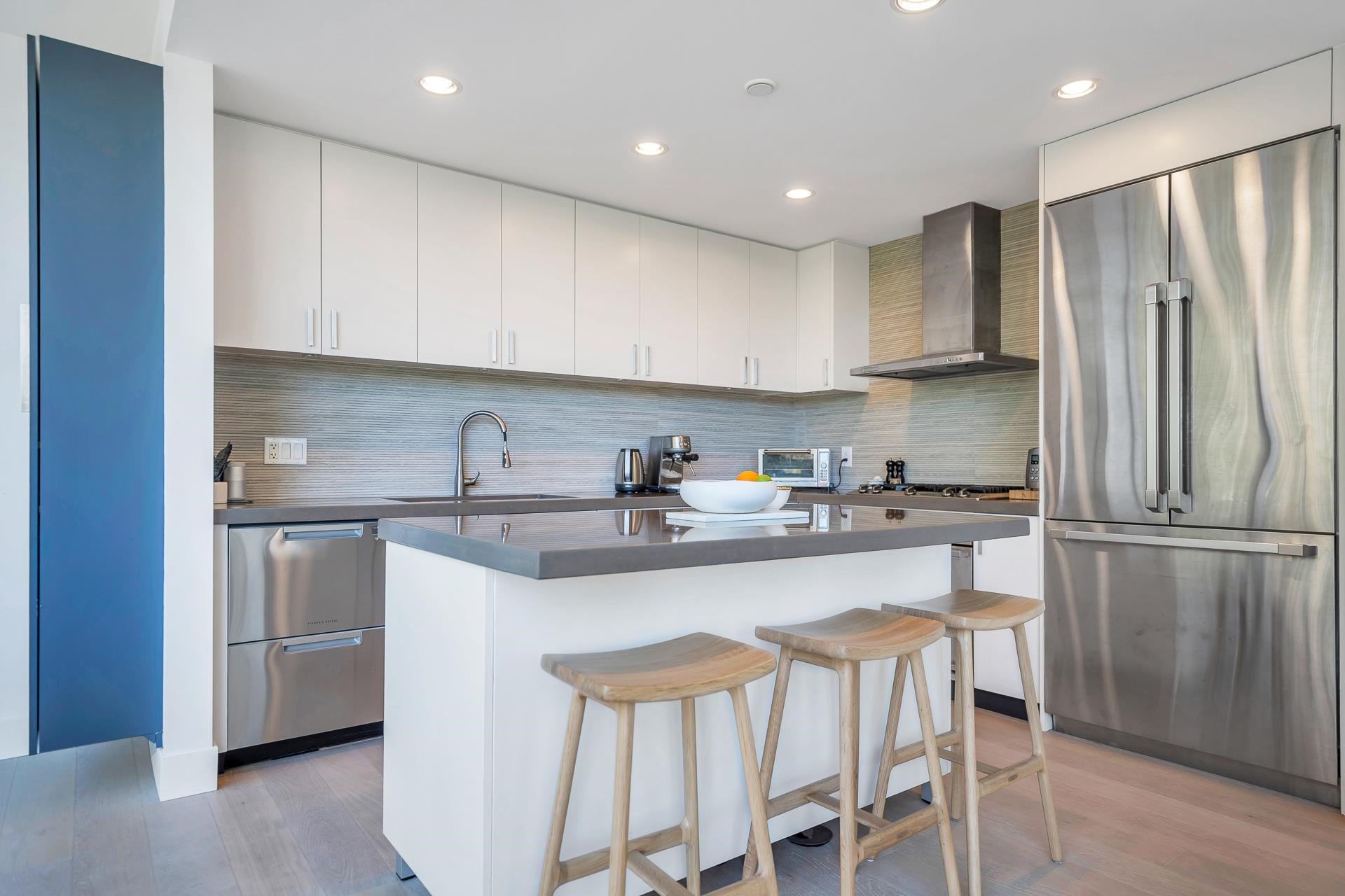301 1277 MELVILLE STREET, #301