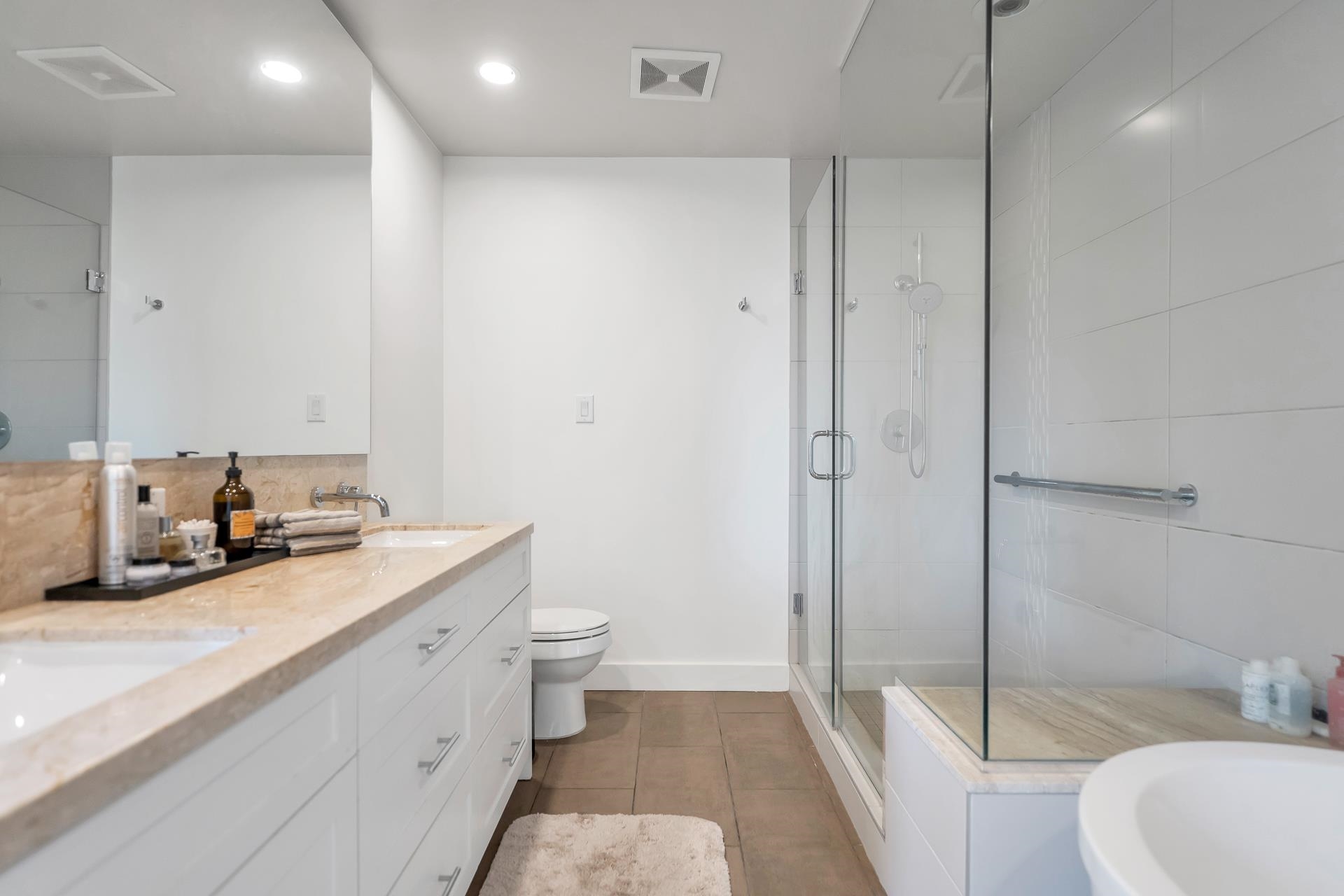 301 1277 MELVILLE STREET, #301