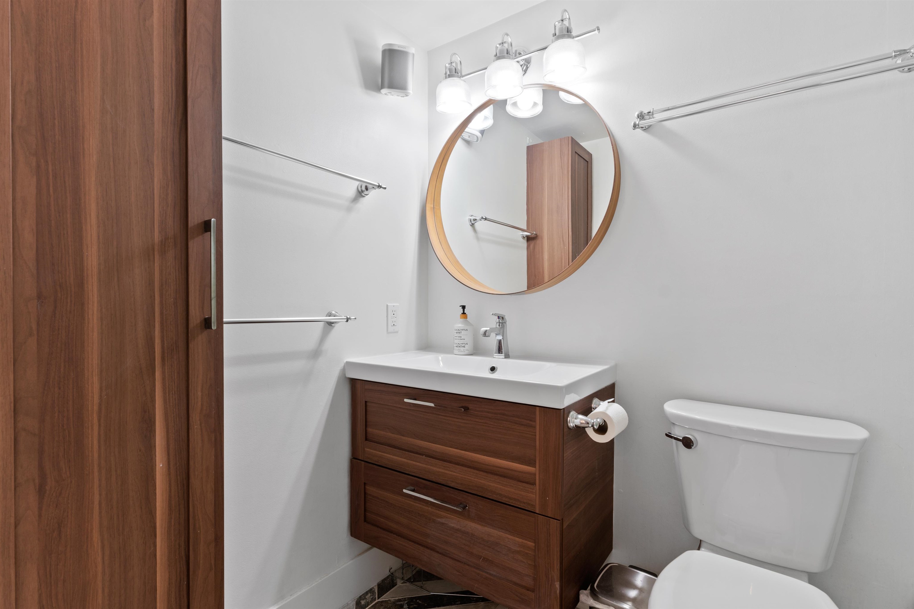 204 863 W 16TH AVENUE, #204