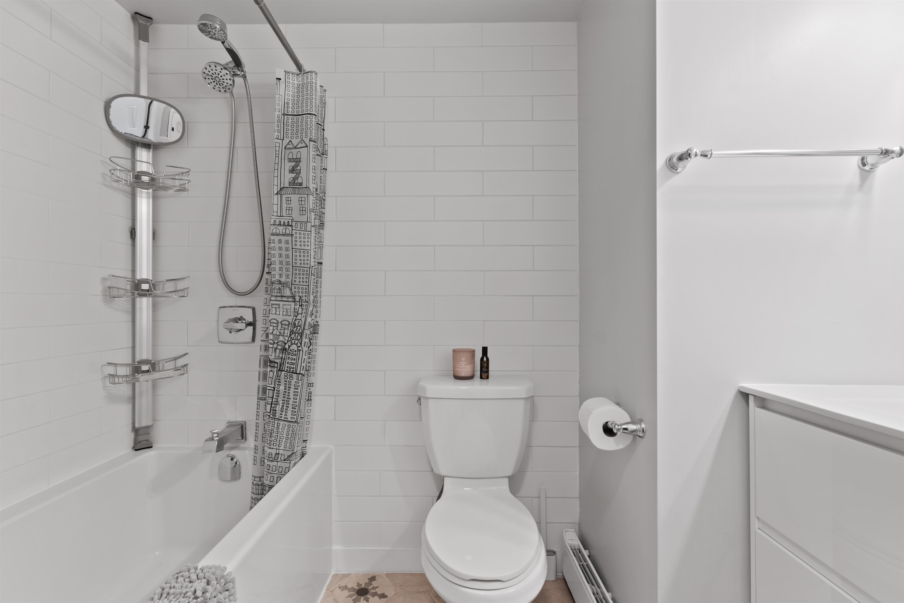204 863 W 16TH AVENUE, #204
