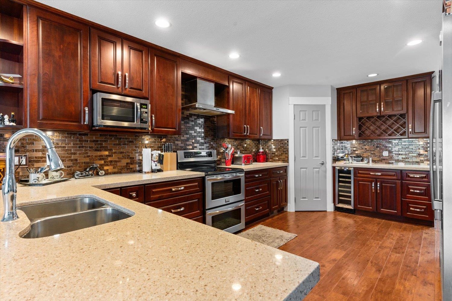 10 3054 TRAFALGAR STREET, #10