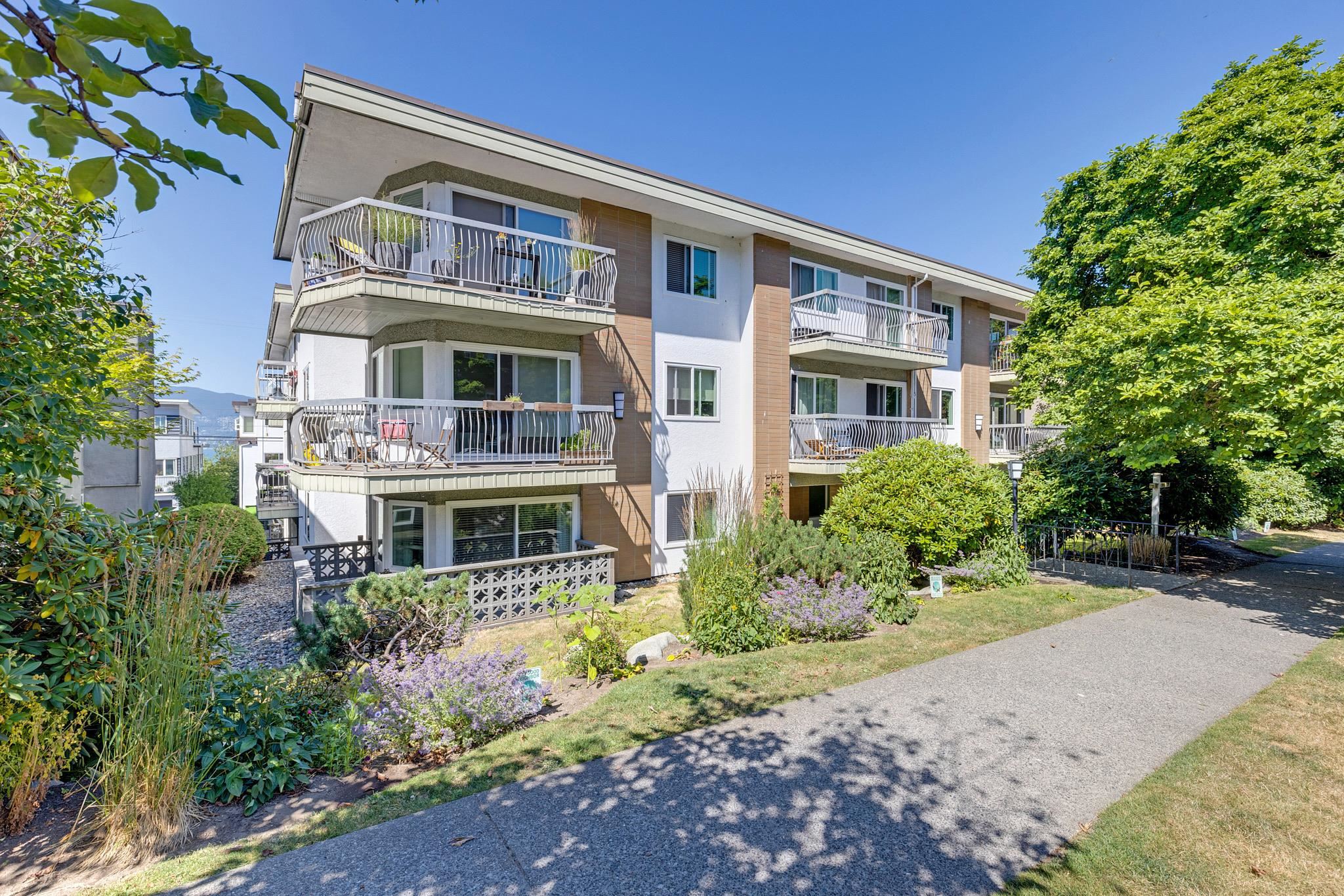 208 2335 YORK AVENUE, #208