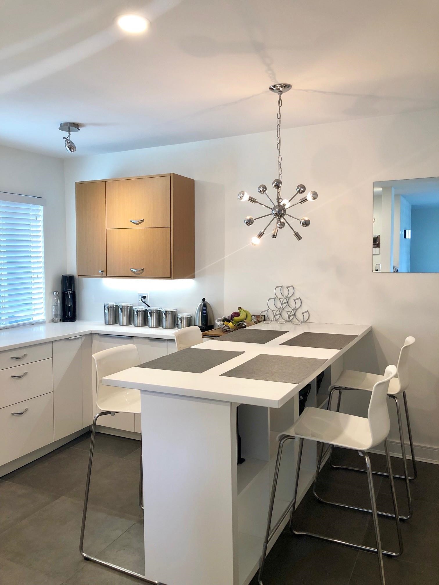 302 1355 W 4TH AVENUE, #302