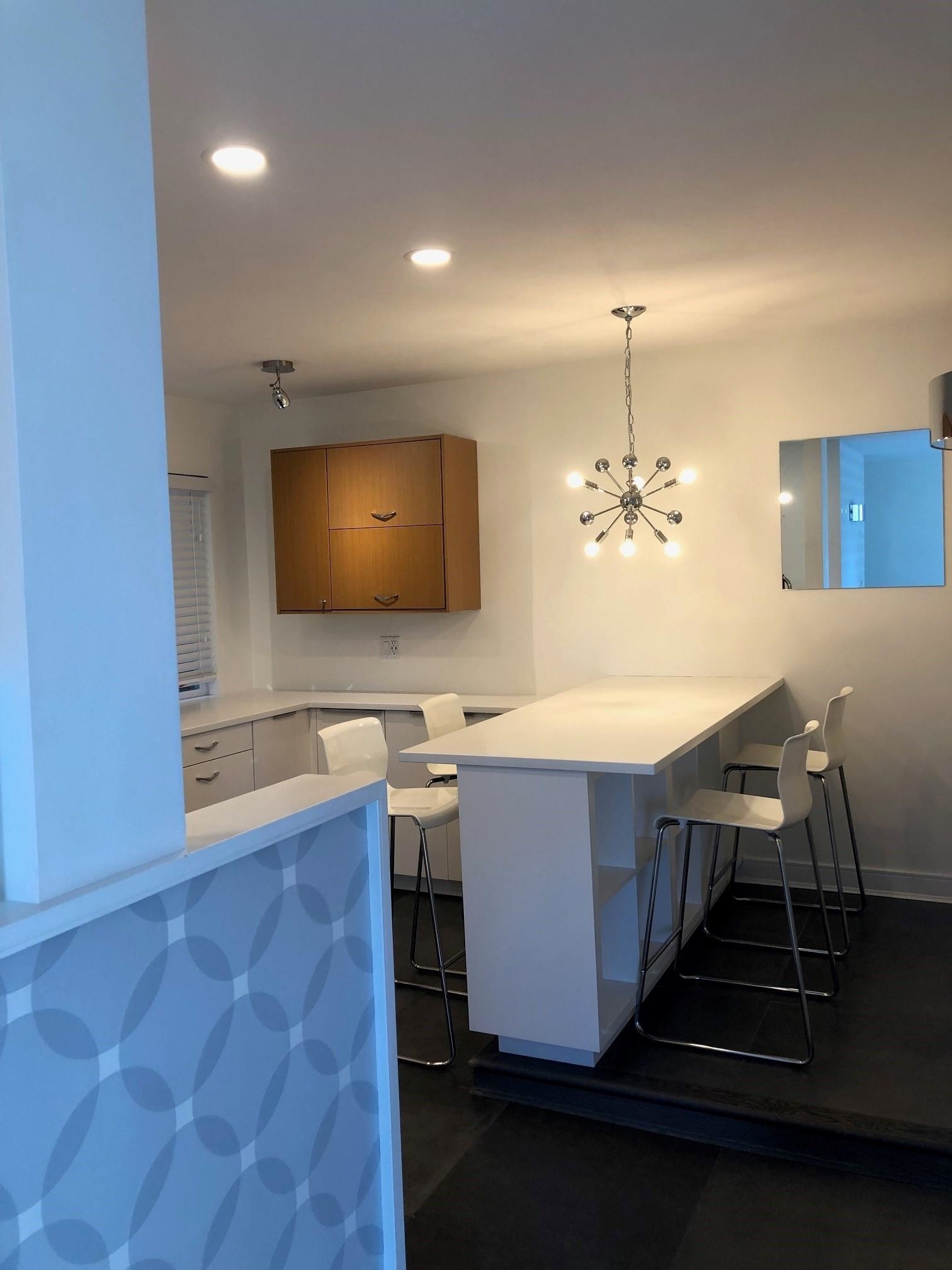 302 1355 W 4TH AVENUE, #302