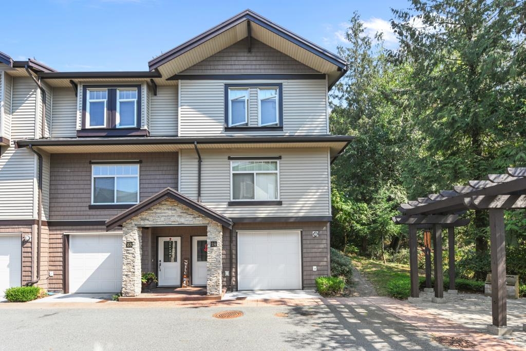 24 2950 LEFEUVRE ROAD, #24