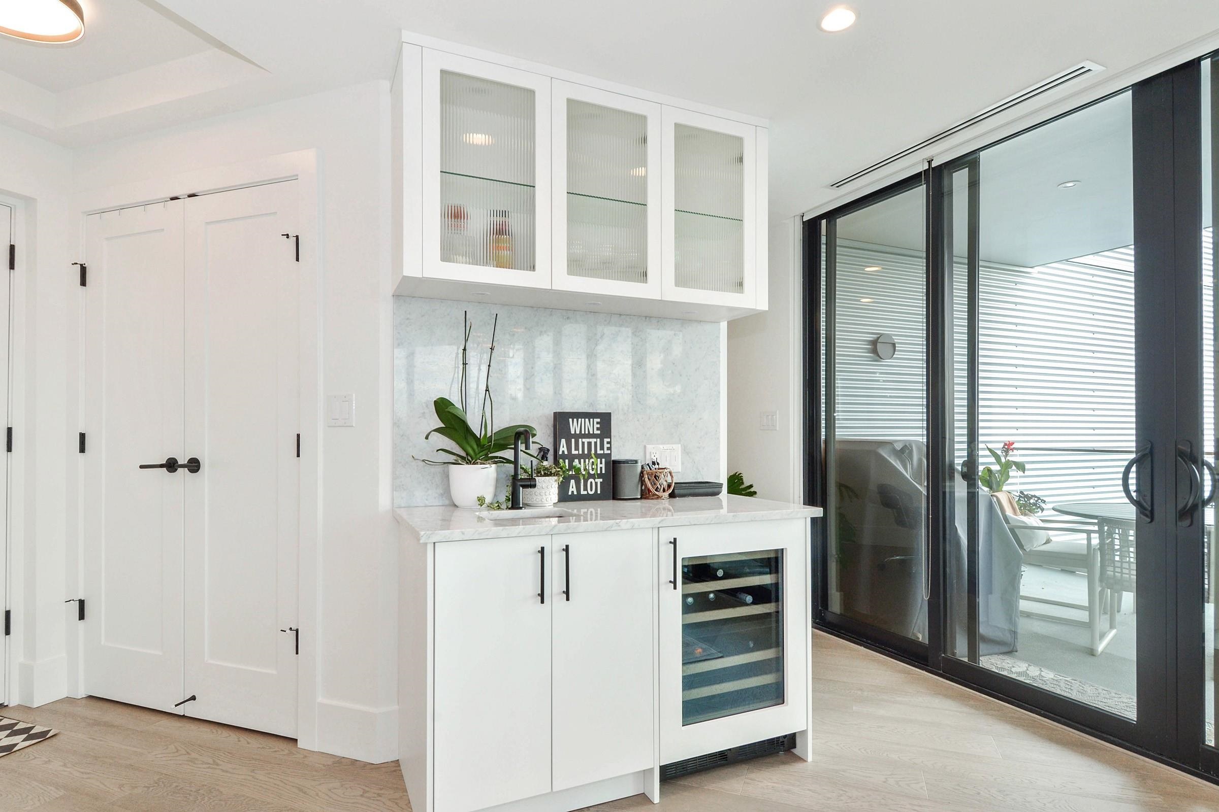 702 14825 THRIFT AVENUE, #702