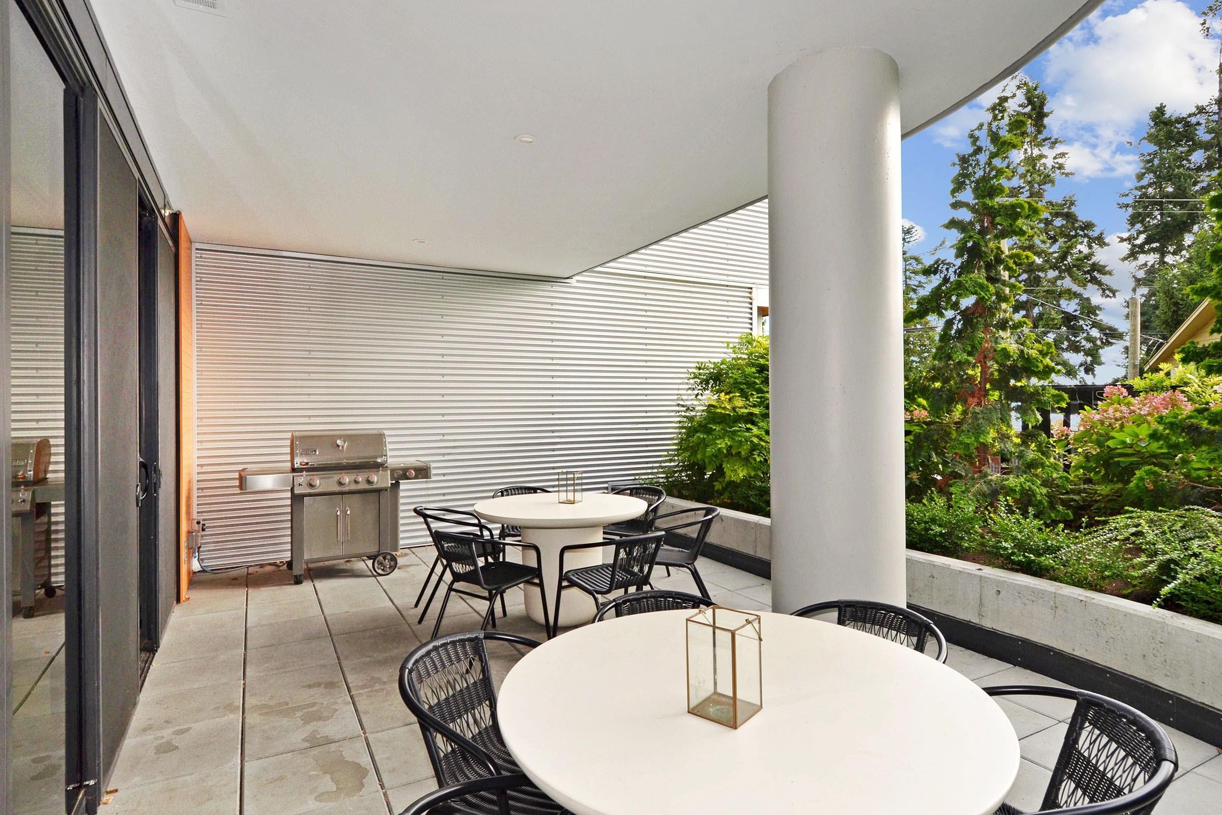 702 14825 THRIFT AVENUE, #702