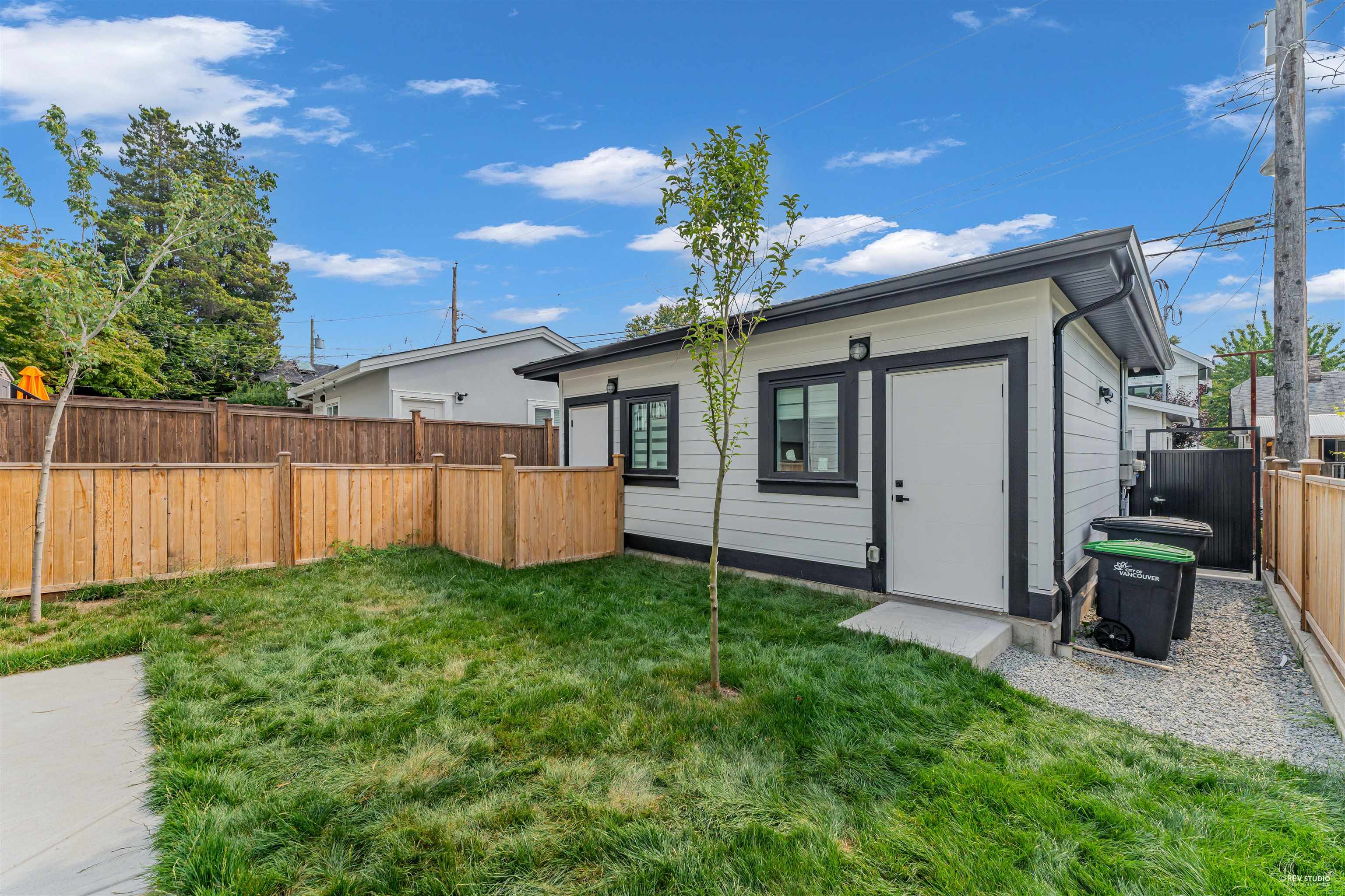 3440 PANDORA STREET