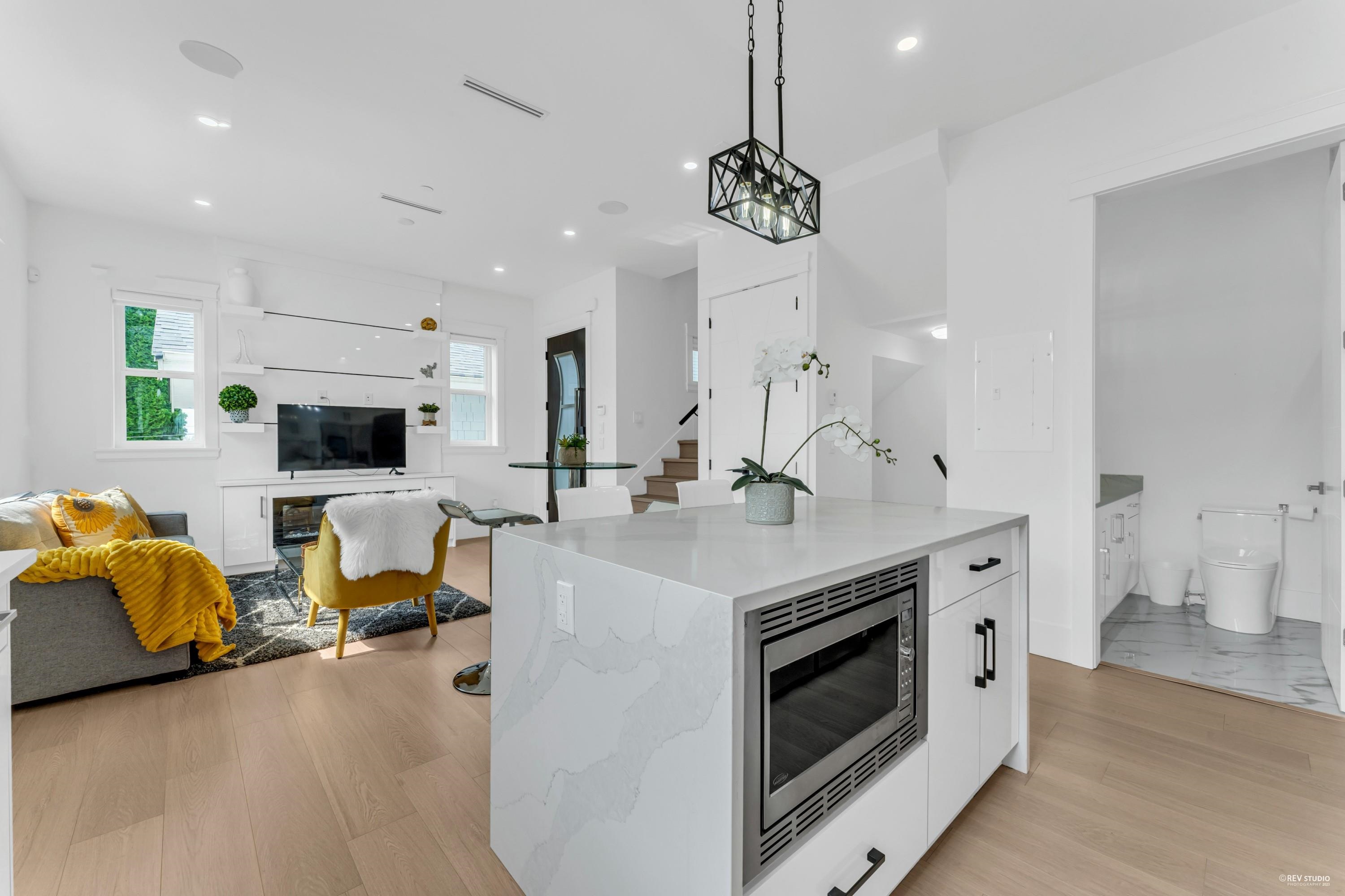 3440 PANDORA STREET