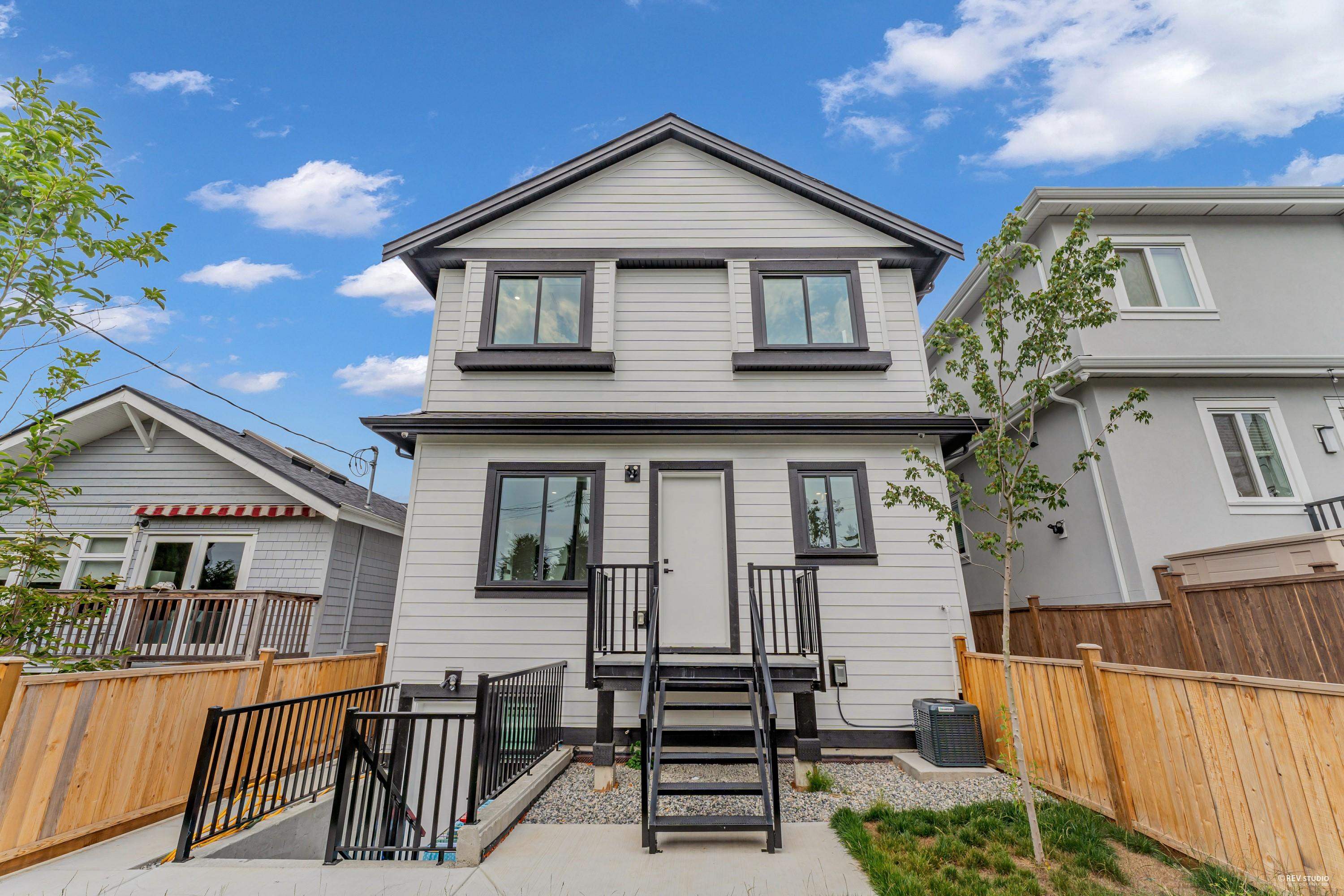 3440 PANDORA STREET
