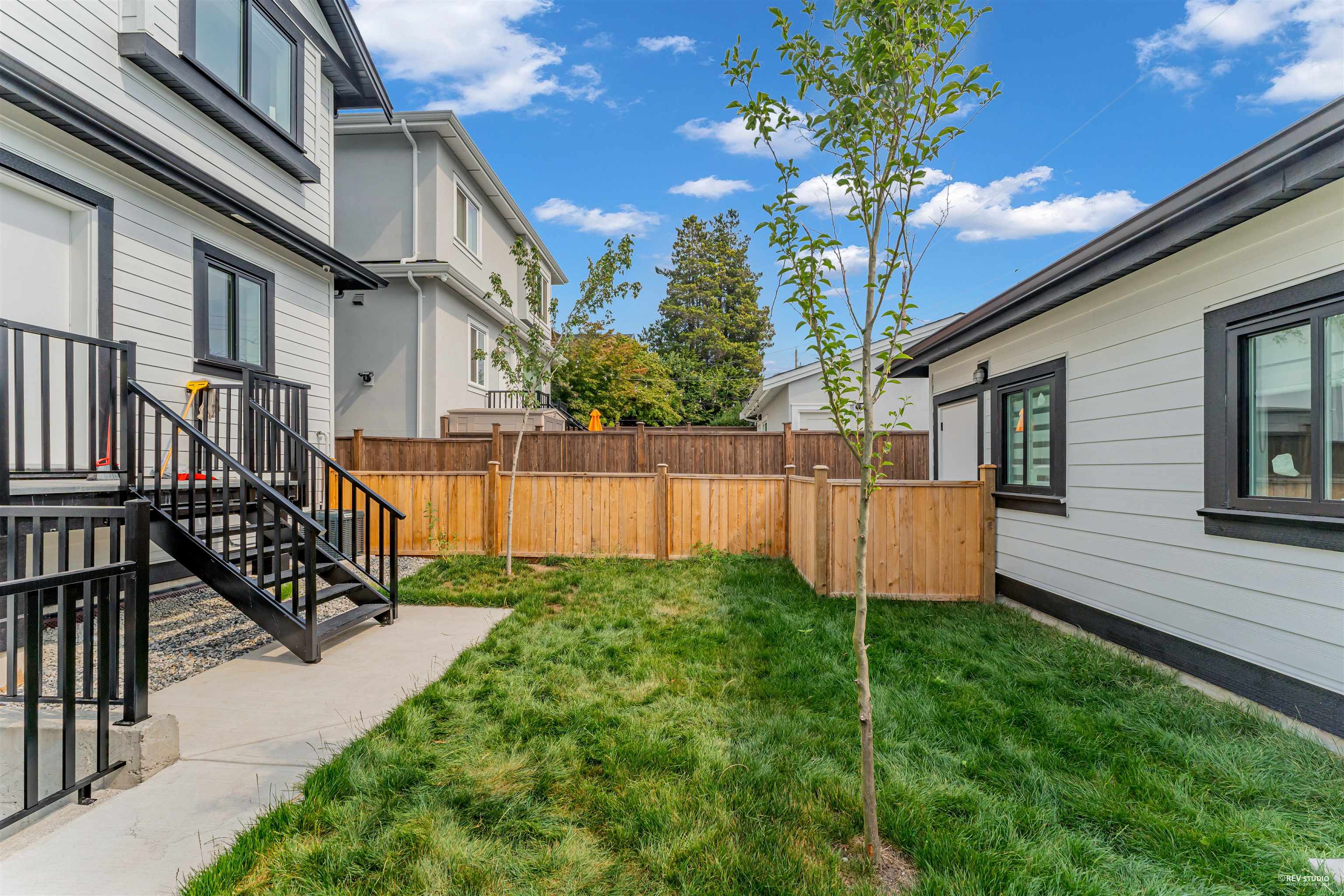 3440 PANDORA STREET
