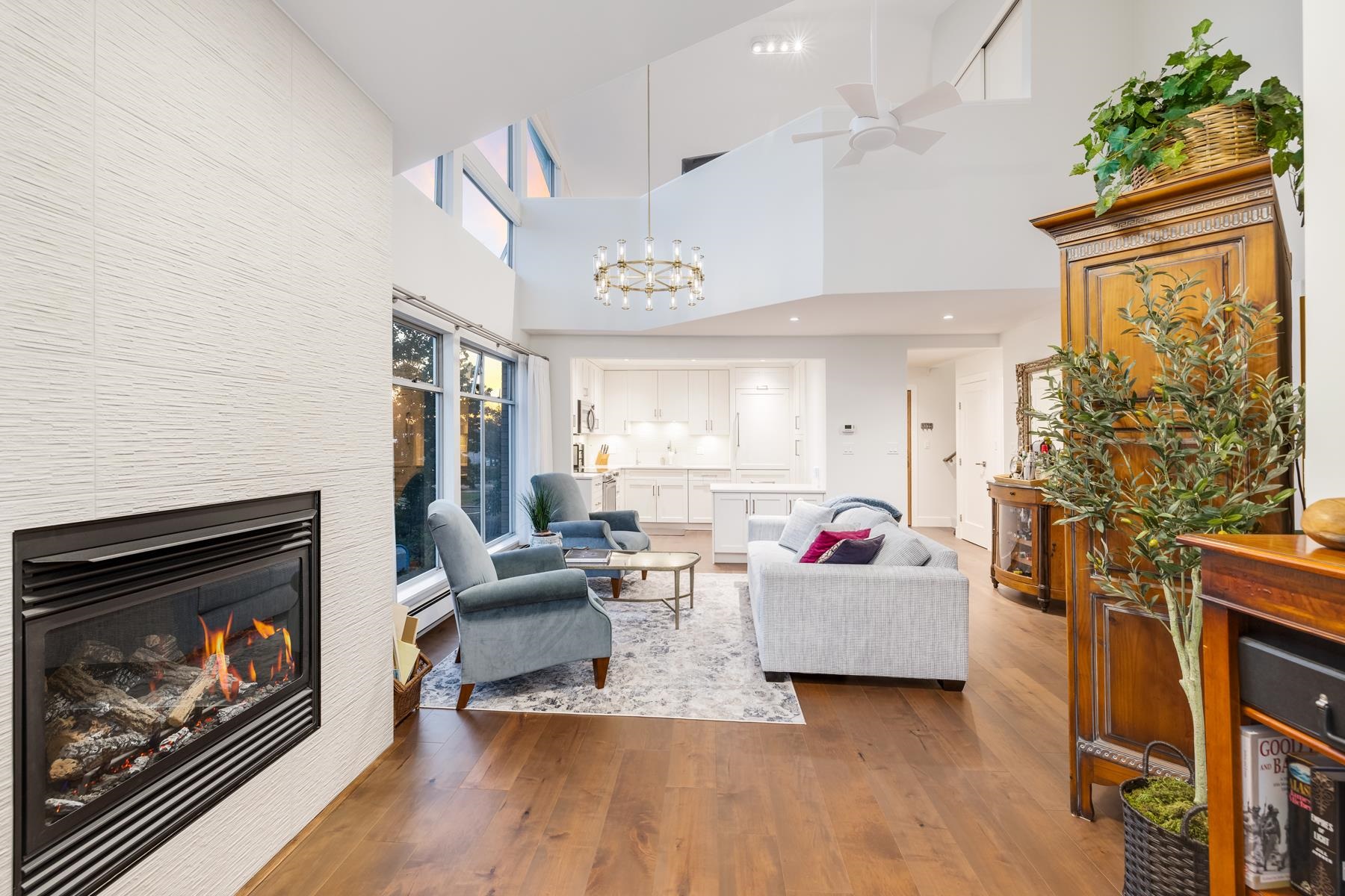1301 33 CHESTERFIELD PLACE, #1301