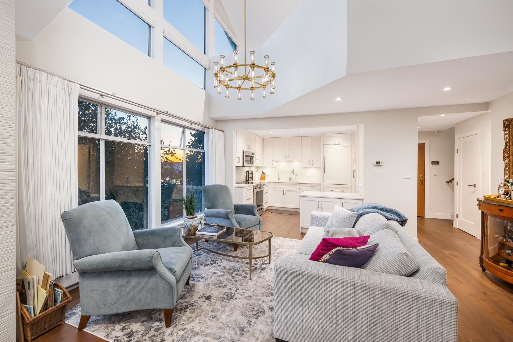 1301 33 CHESTERFIELD PLACE, #1301