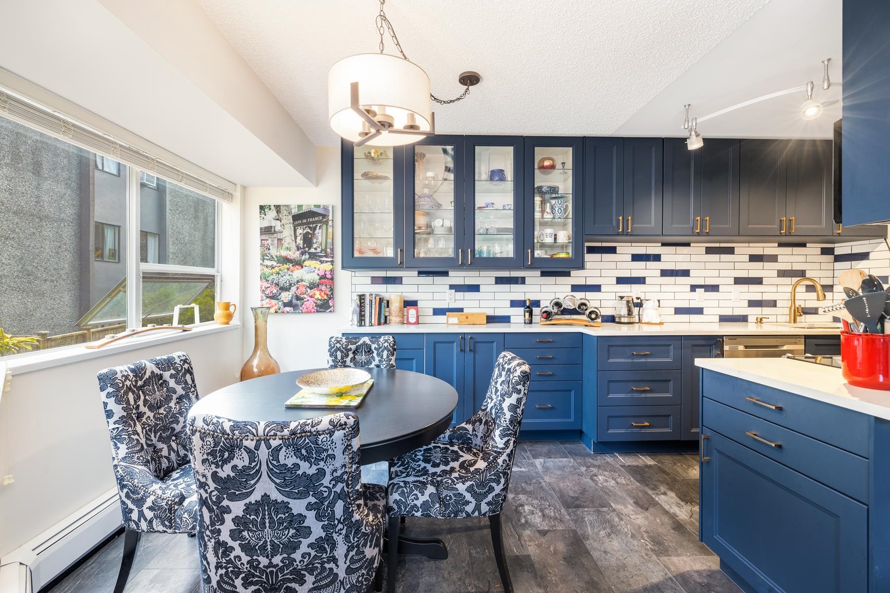 102 1550 CHESTERFIELD AVENUE, #102