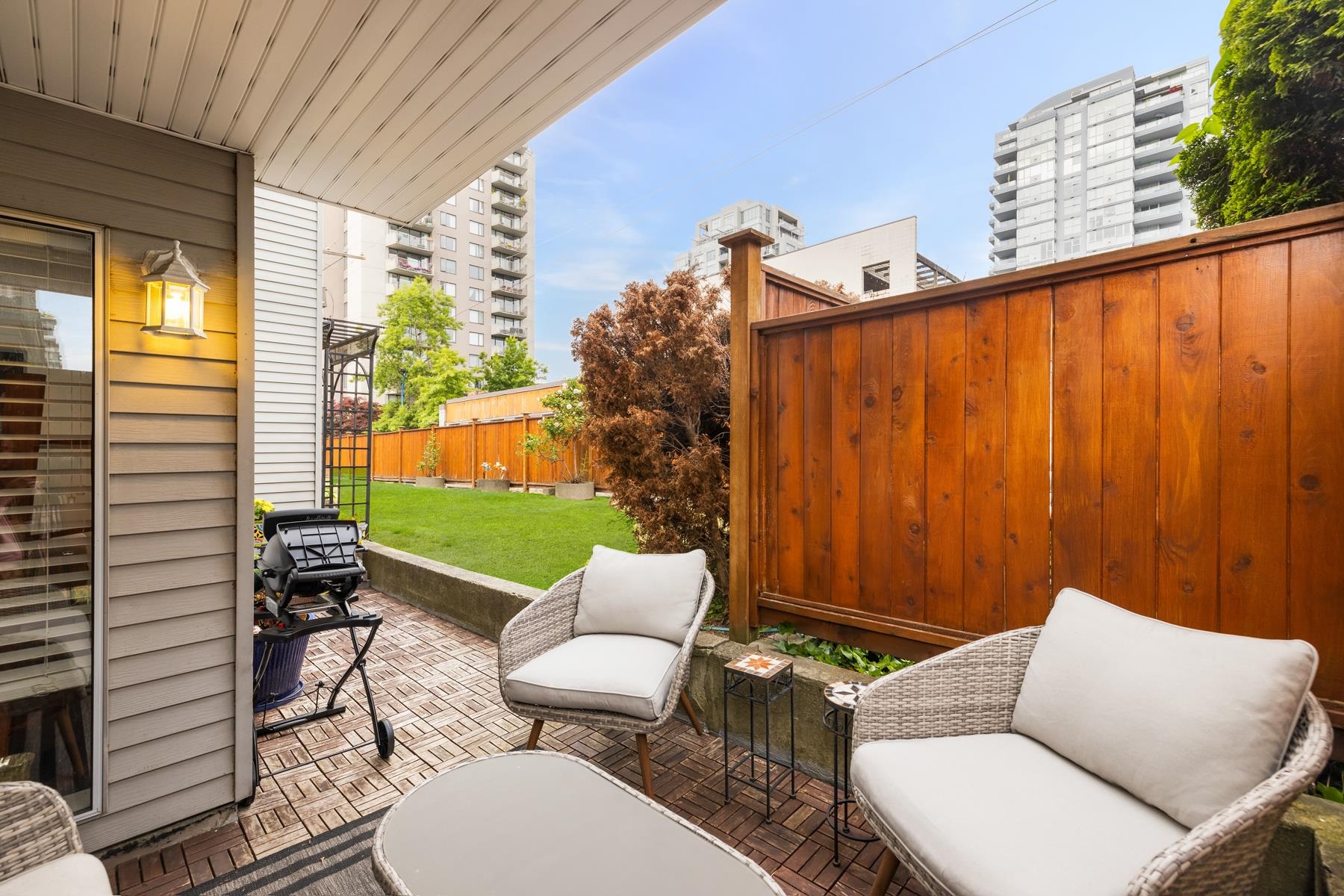 102 1550 CHESTERFIELD AVENUE, #102