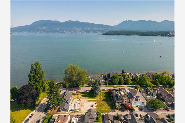 2584 POINT GREY ROAD, Vancouver