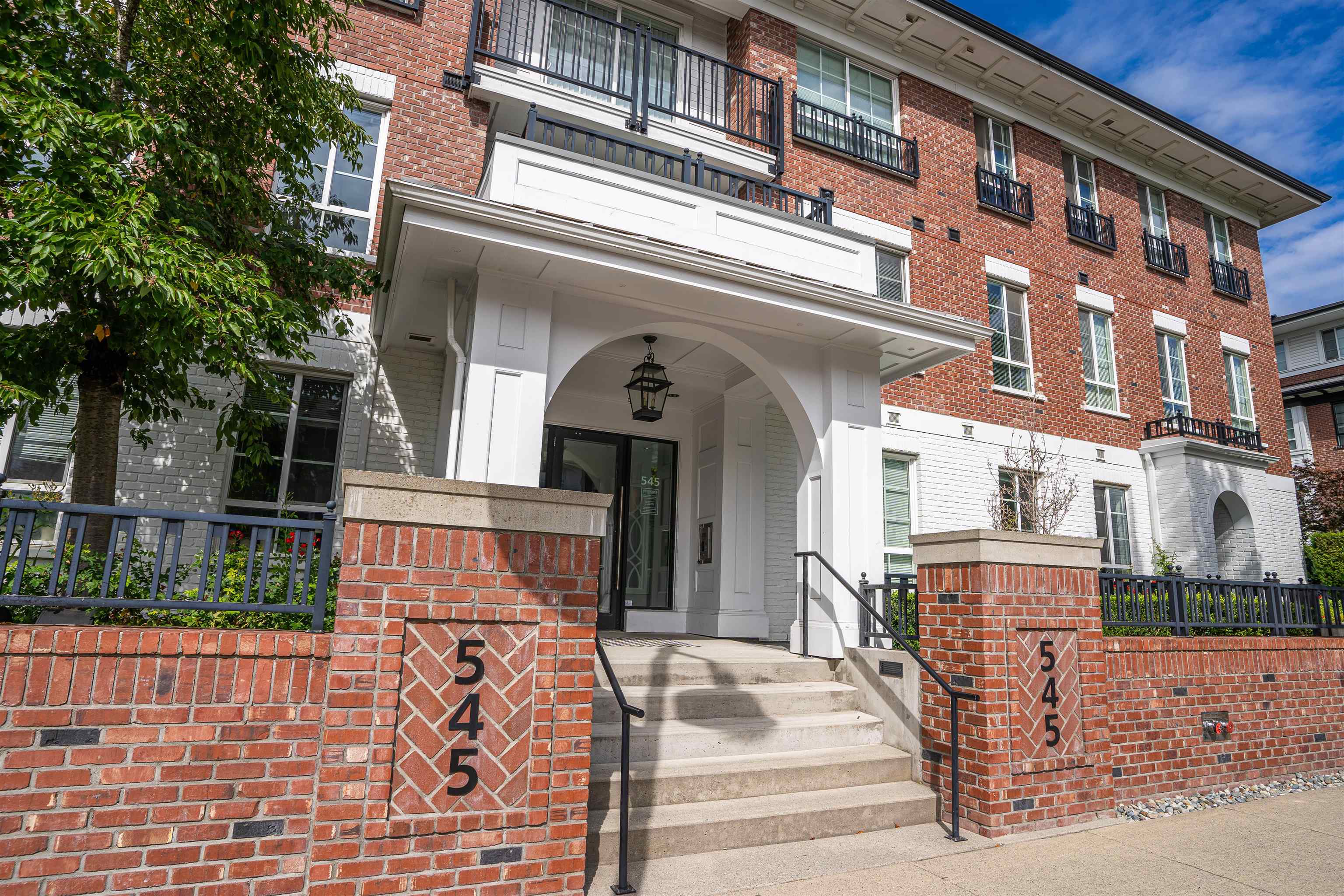 312 545 FOSTER AVENUE, #312